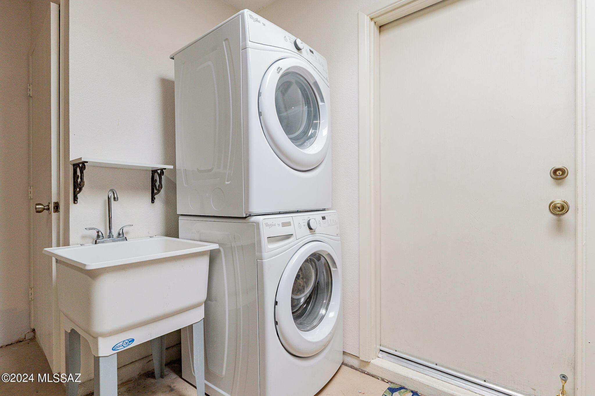 774 W Calle De Emilia