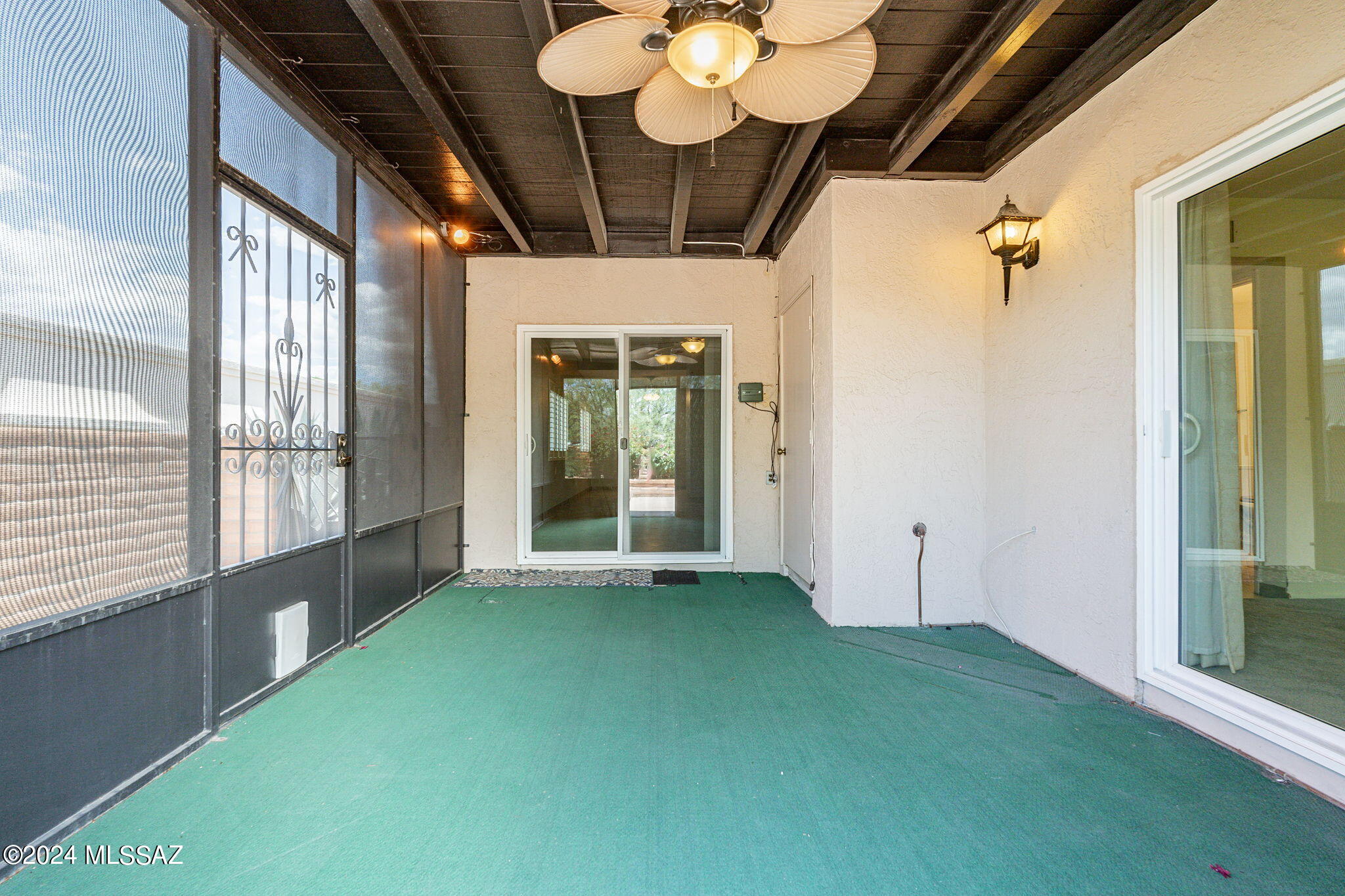 774 W Calle De Emilia