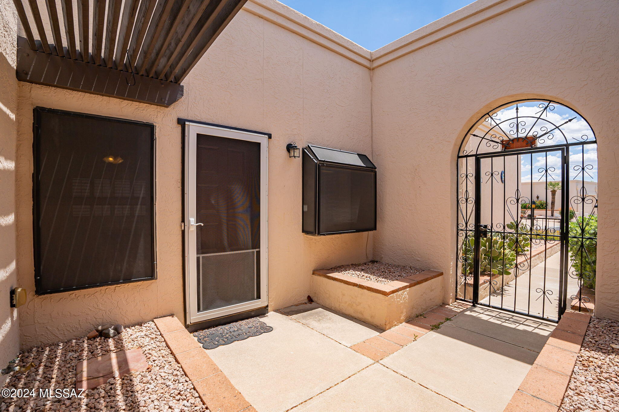 774 W Calle De Emilia