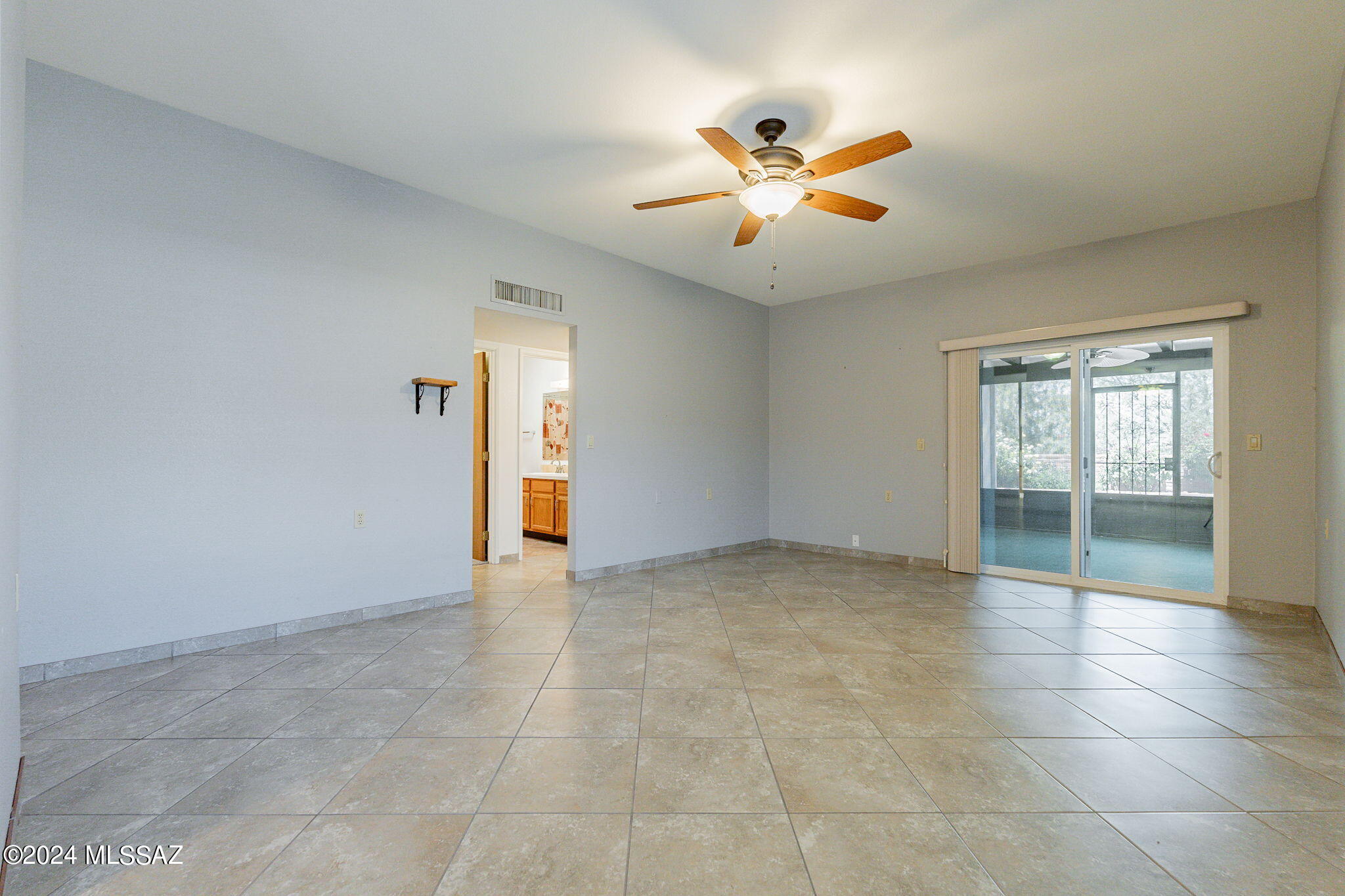 774 W Calle De Emilia