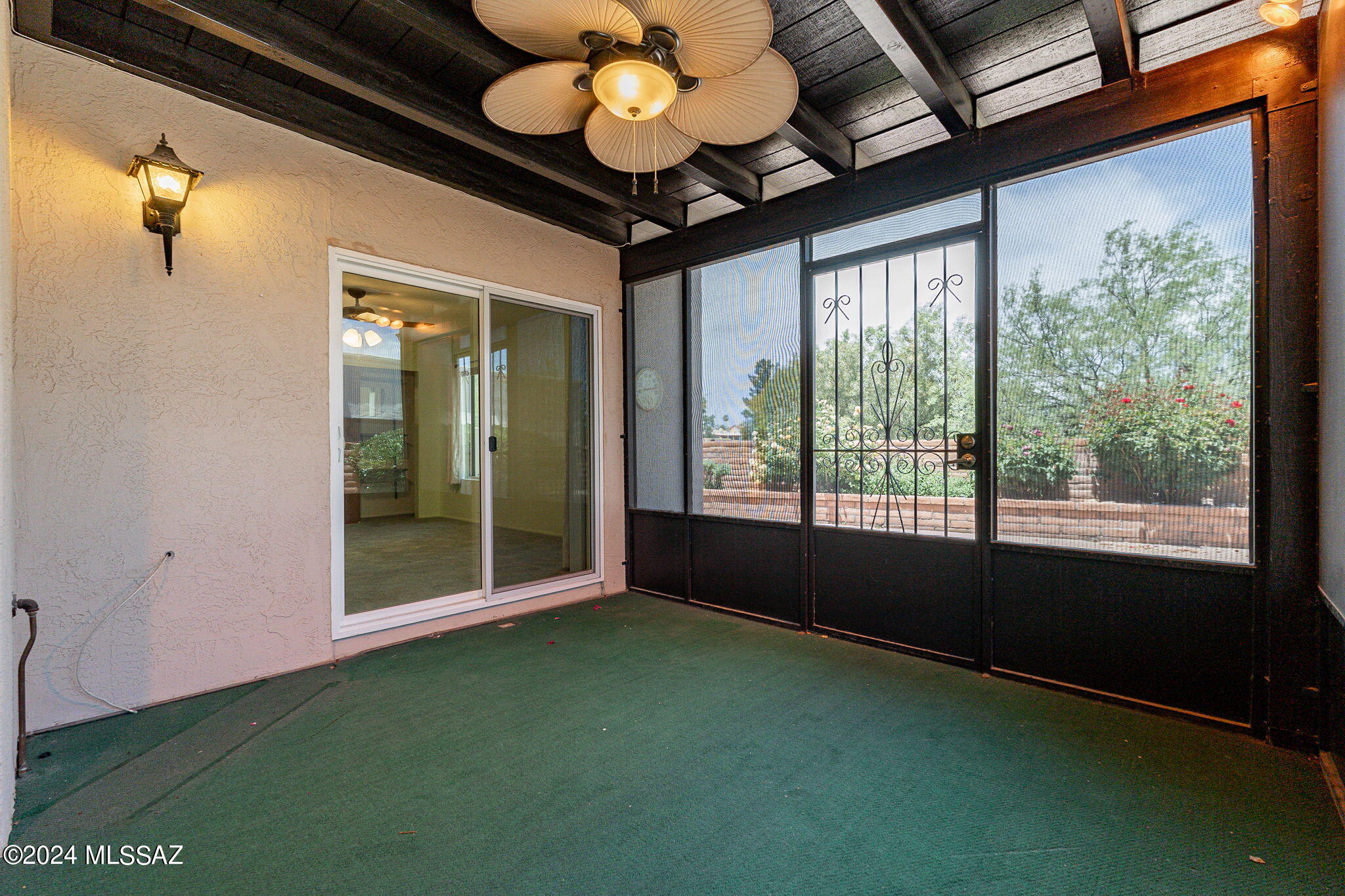 774 W Calle De Emilia