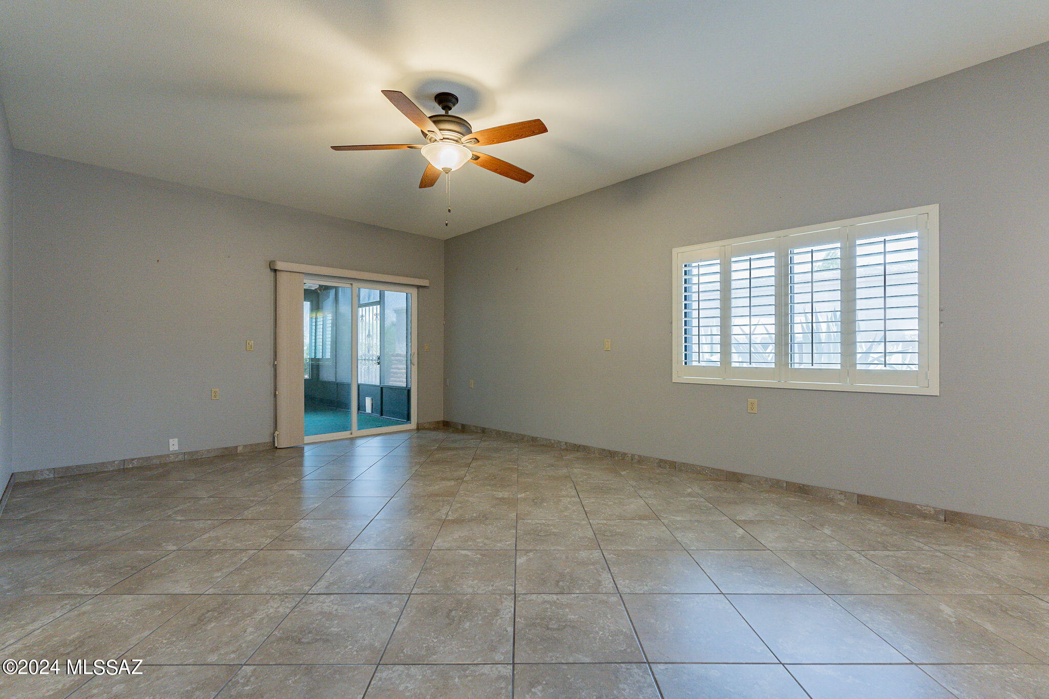 774 W Calle De Emilia