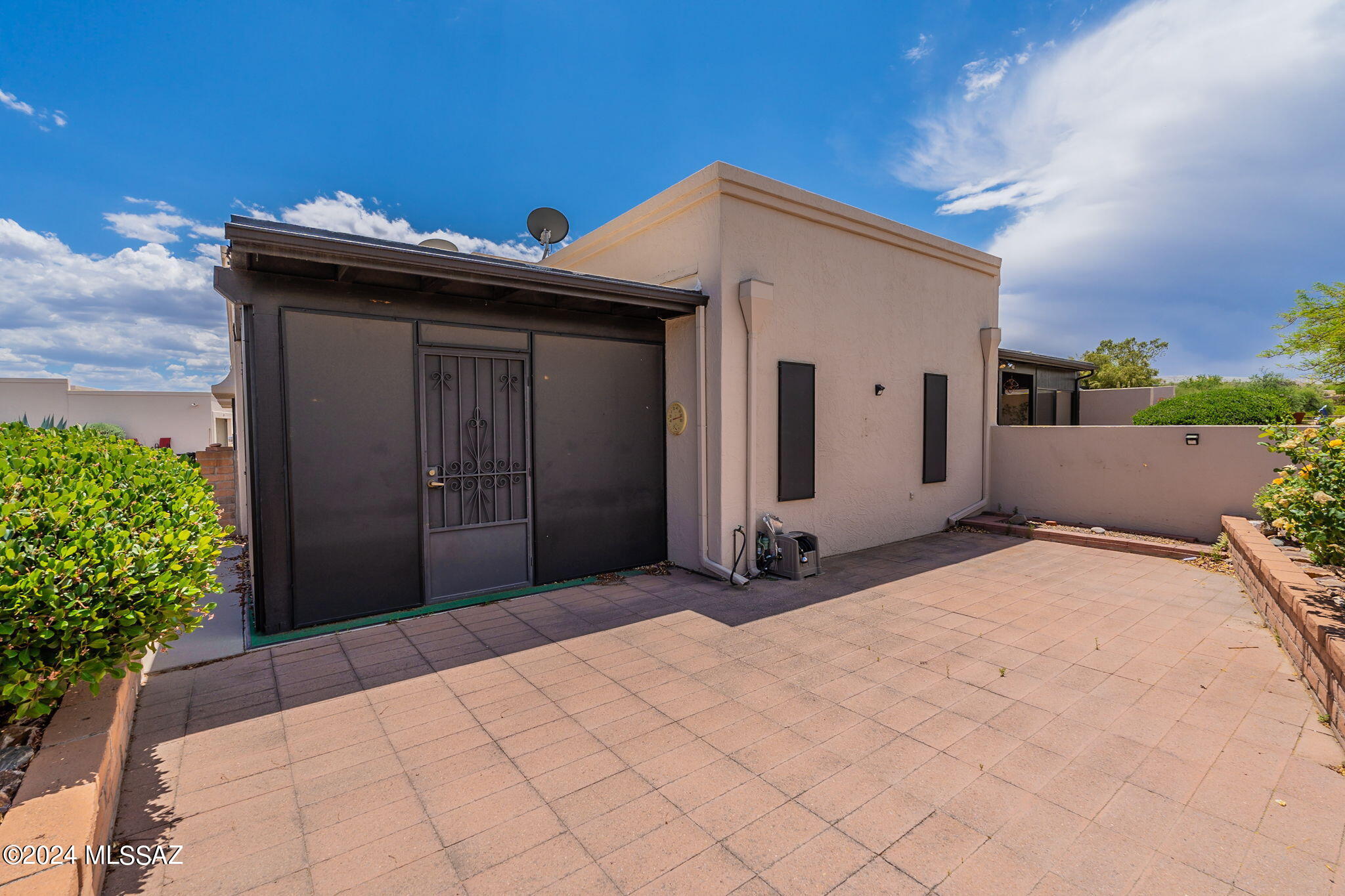 774 W Calle De Emilia