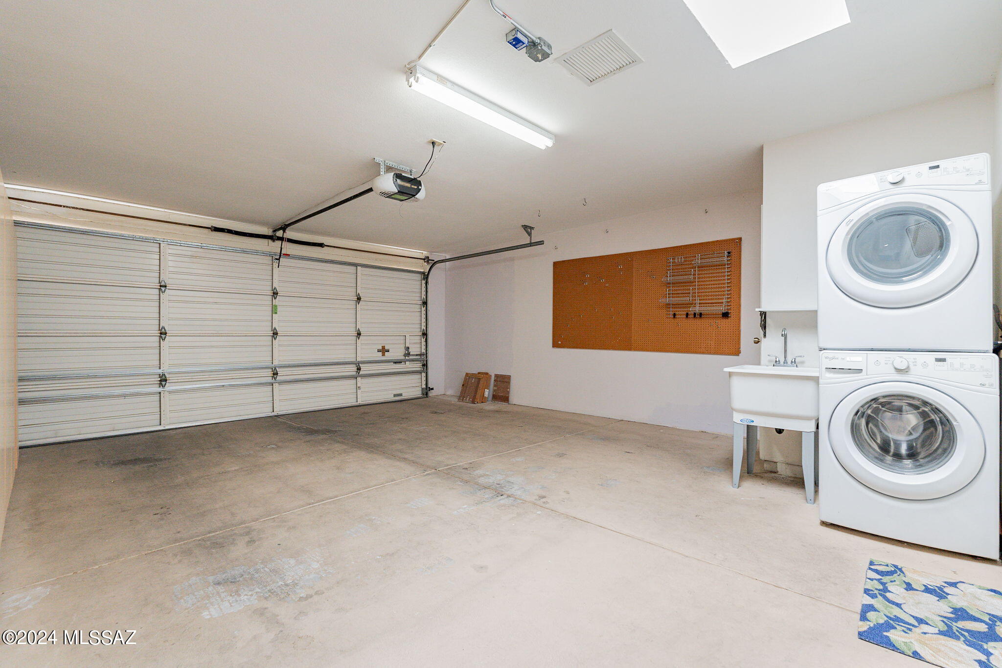 774 W Calle De Emilia