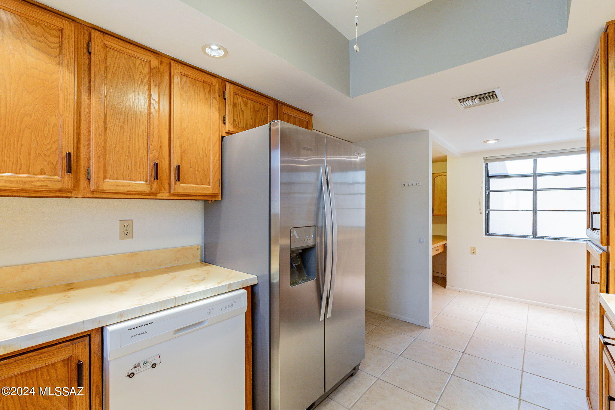 774 W Calle De Emilia