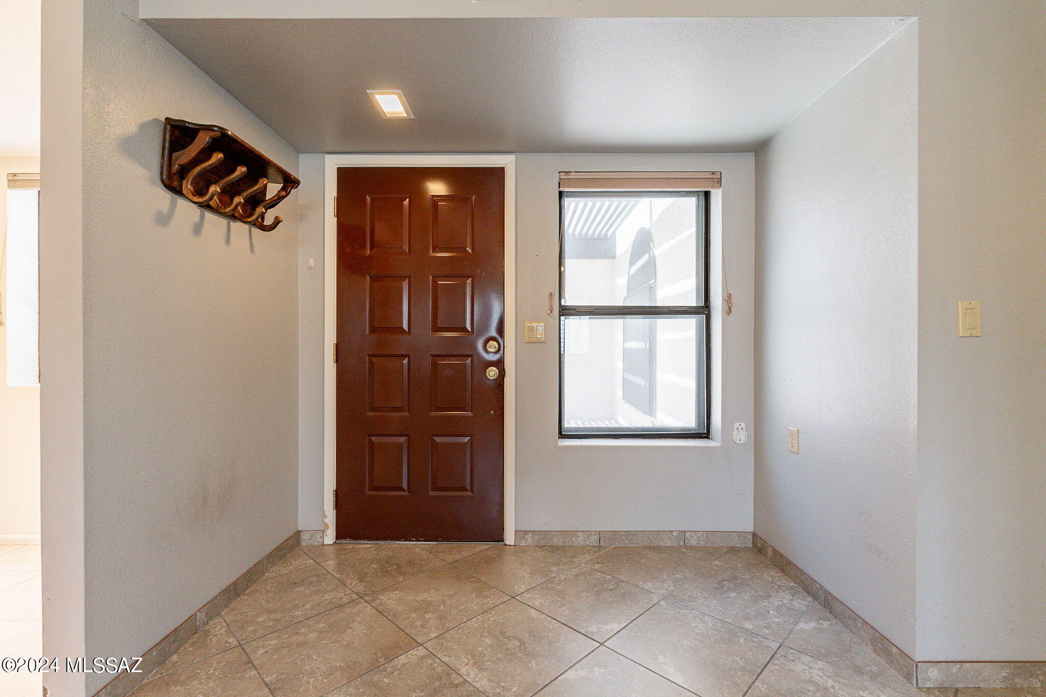 774 W Calle De Emilia