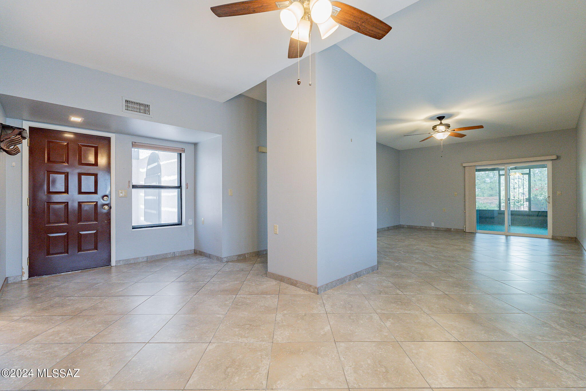 774 W Calle De Emilia