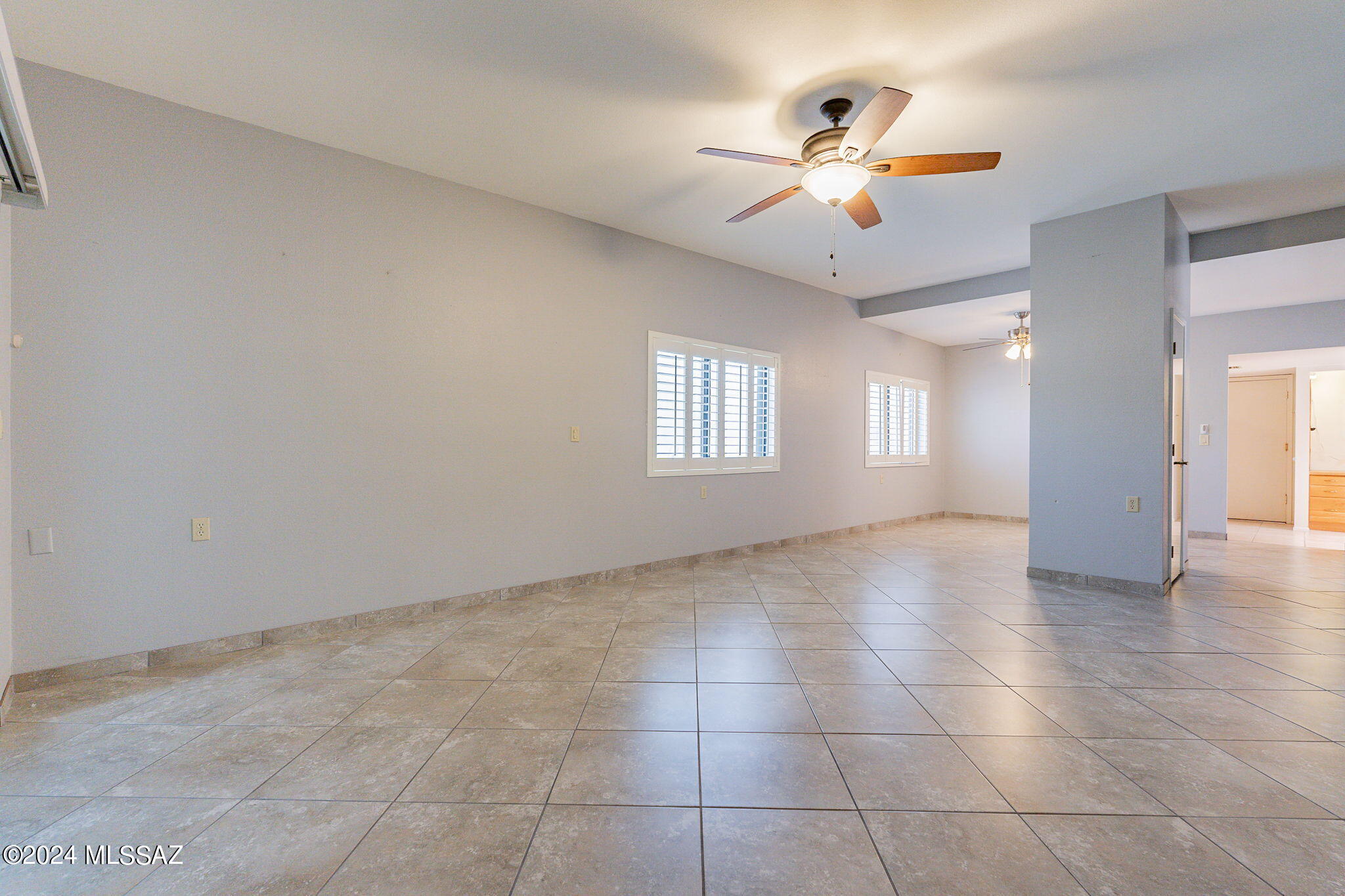 774 W Calle De Emilia