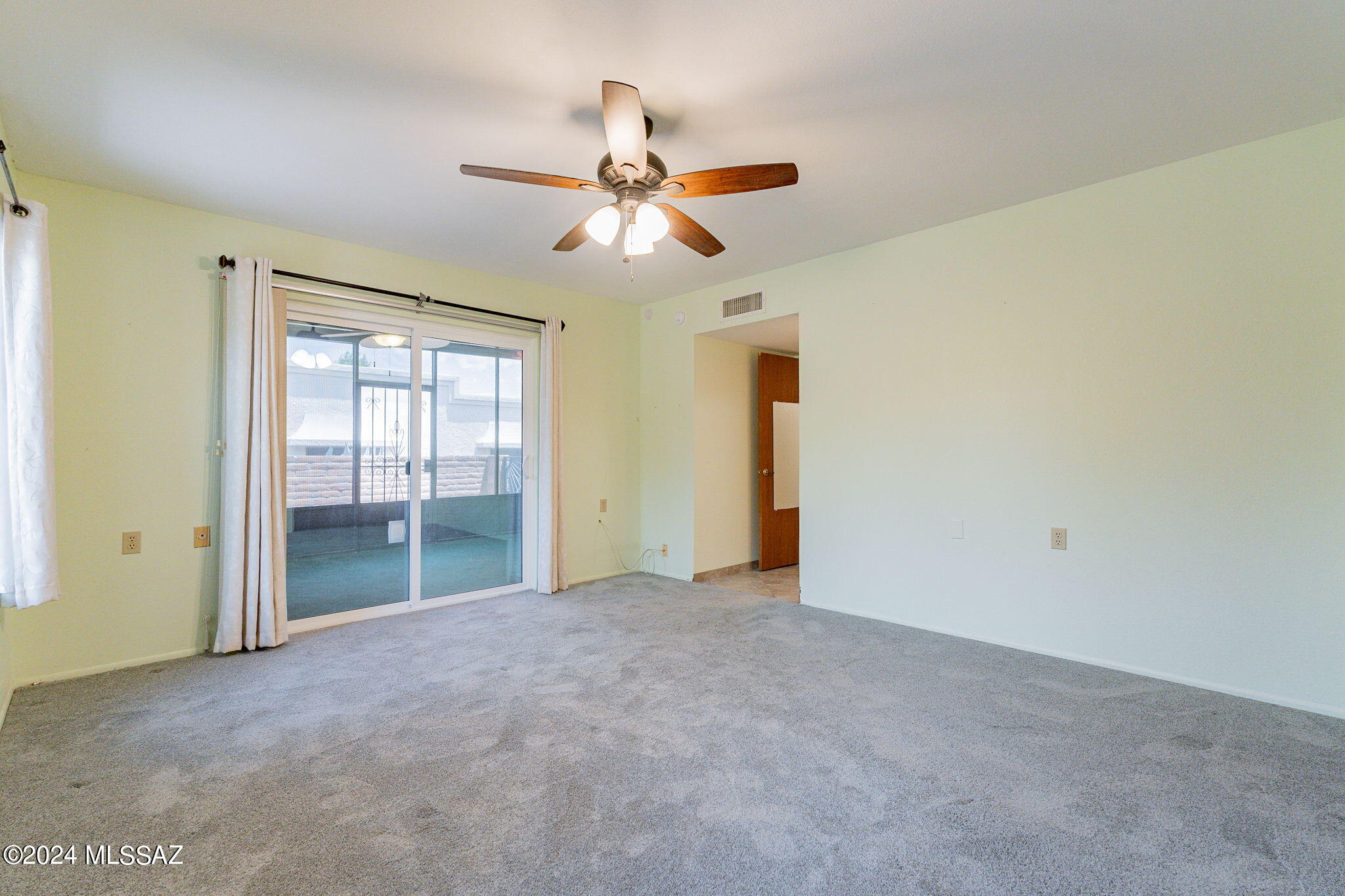 774 W Calle De Emilia