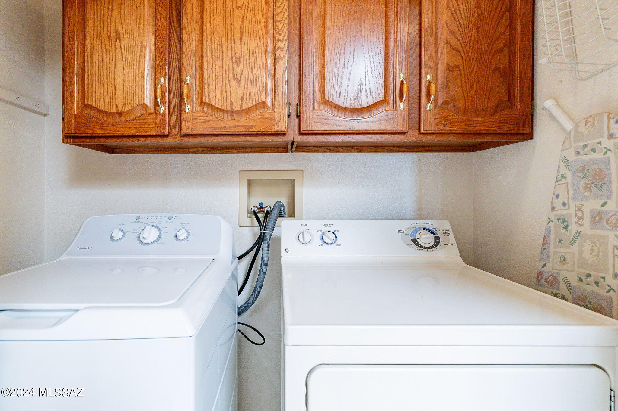 1050 W Camino Del Pato