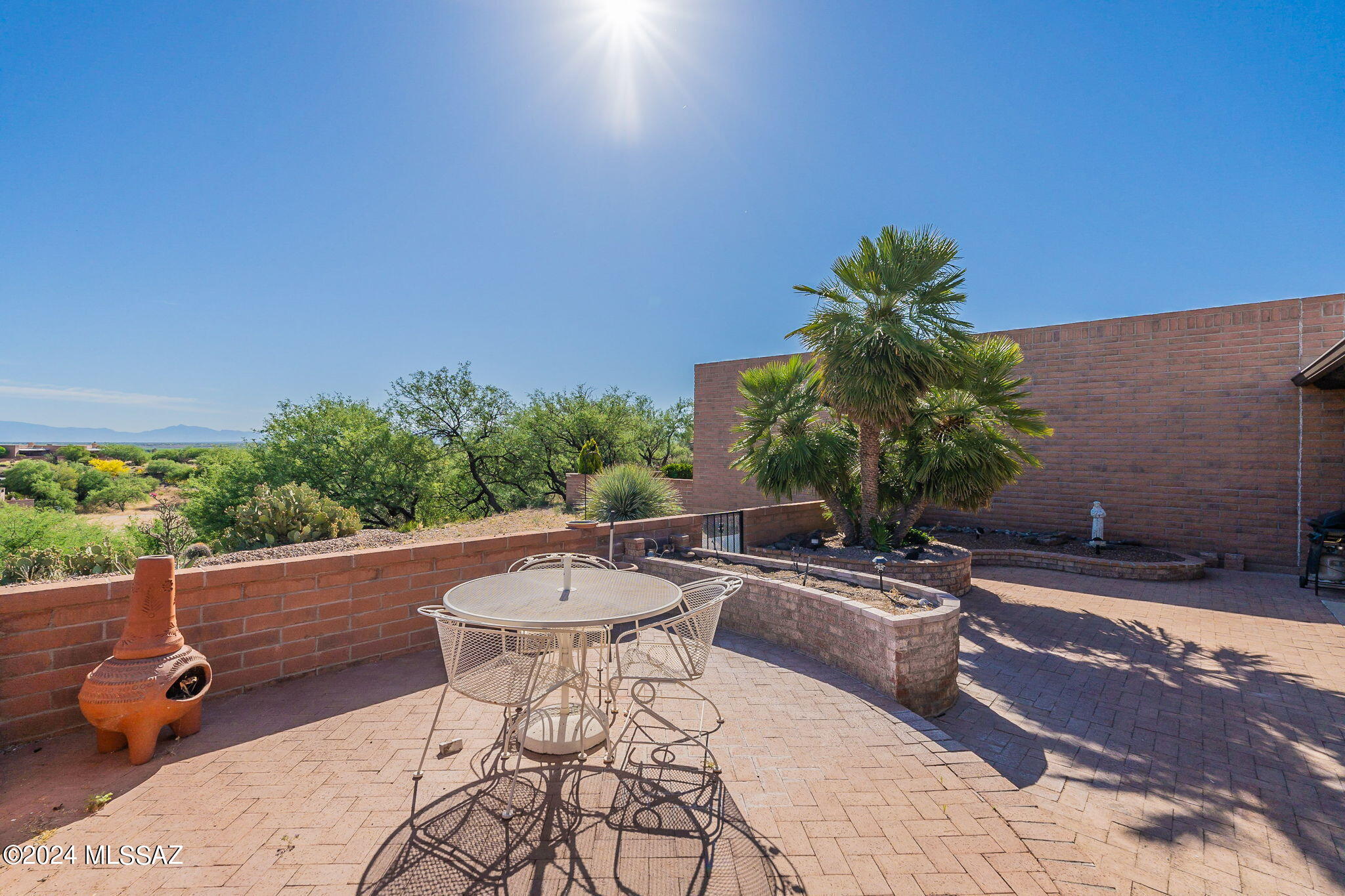 1050 W Camino Del Pato