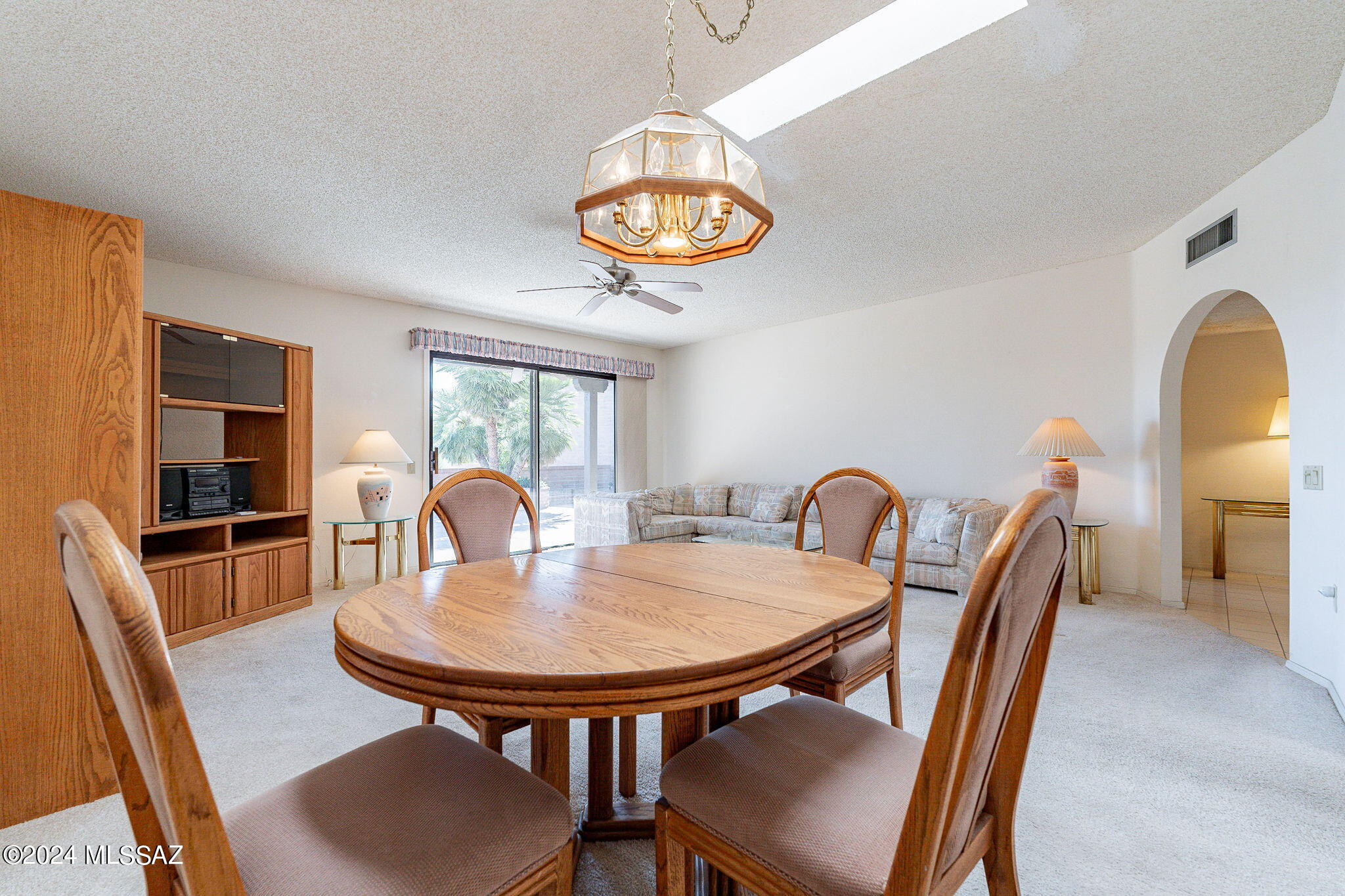 1050 W Camino Del Pato