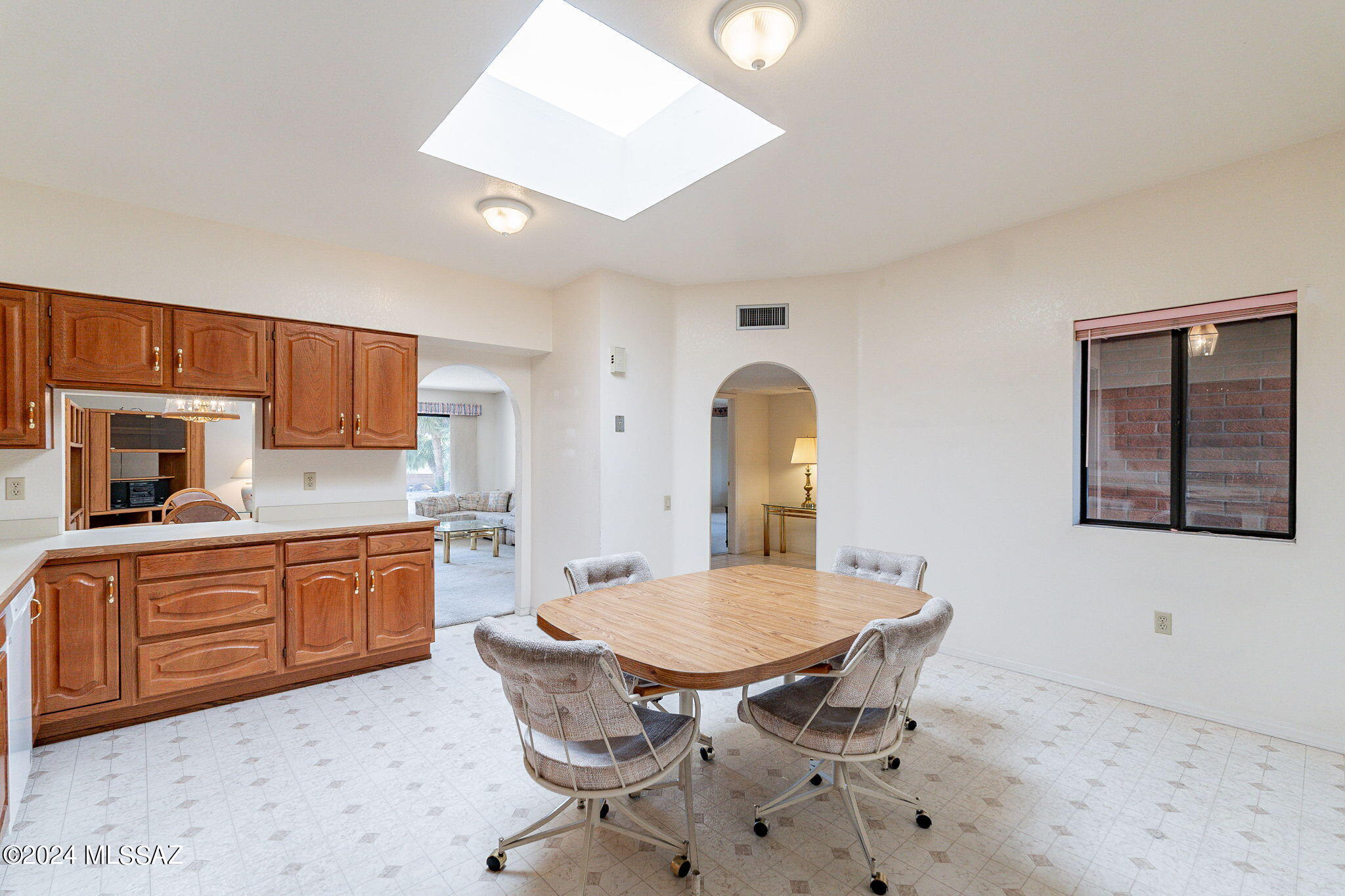 1050 W Camino Del Pato