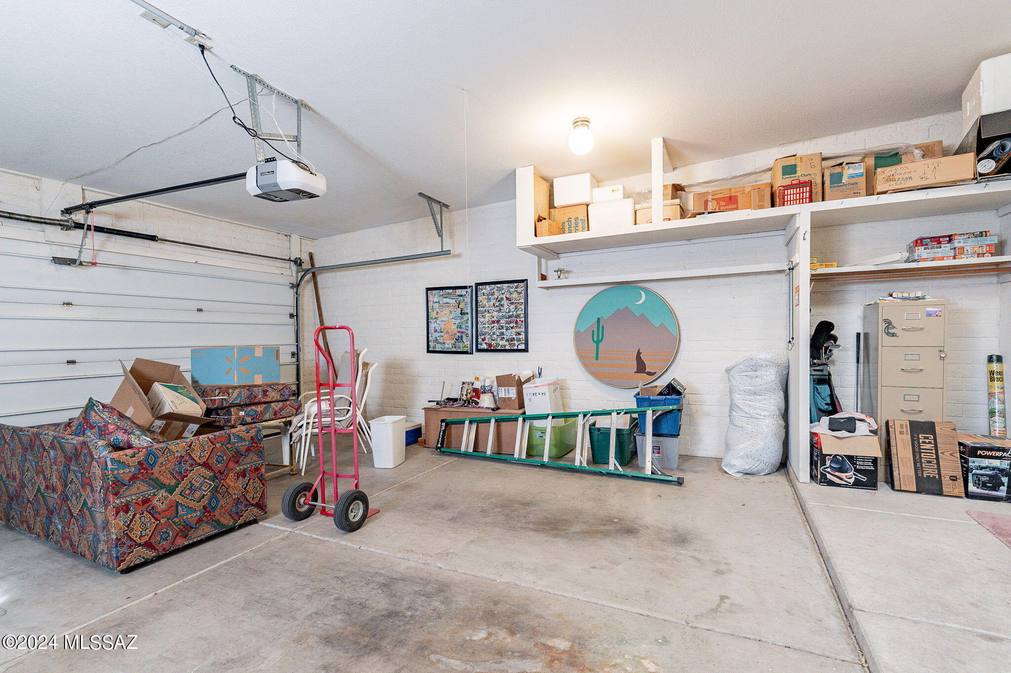 1050 W Camino Del Pato