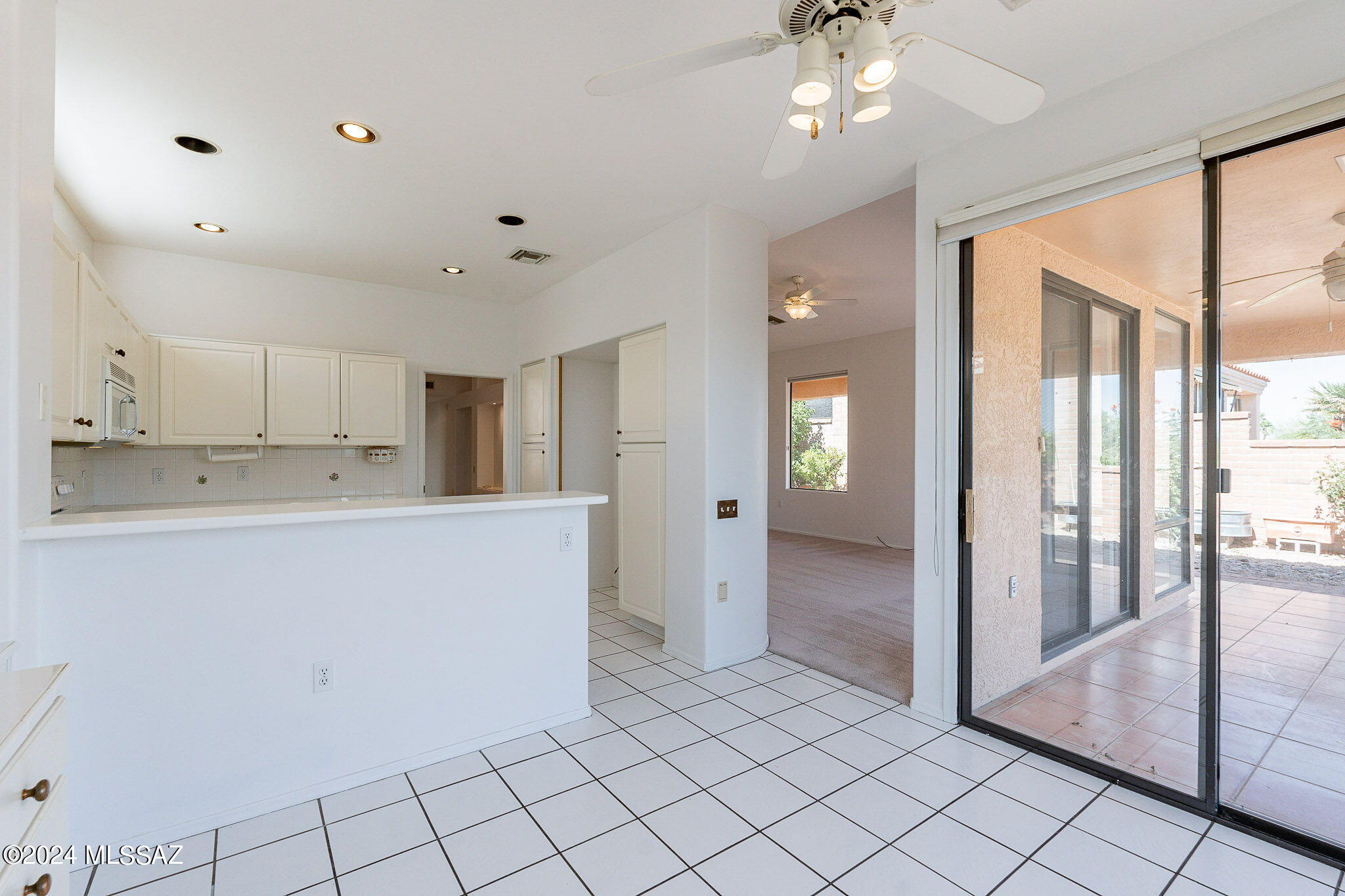 1825 W Placita De Diciembre