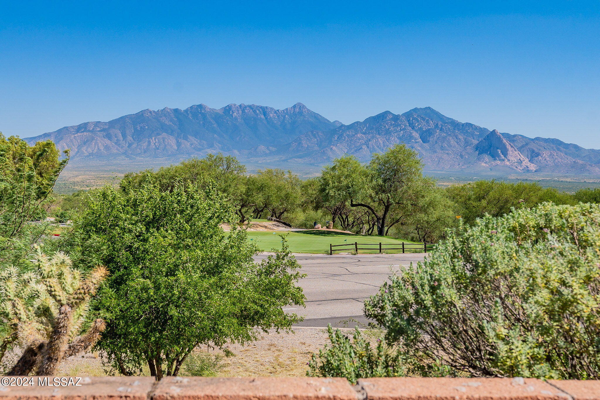 1825 W Placita De Diciembre