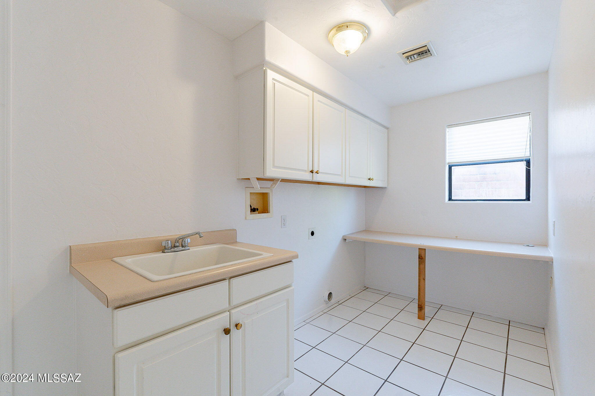 1825 W Placita De Diciembre