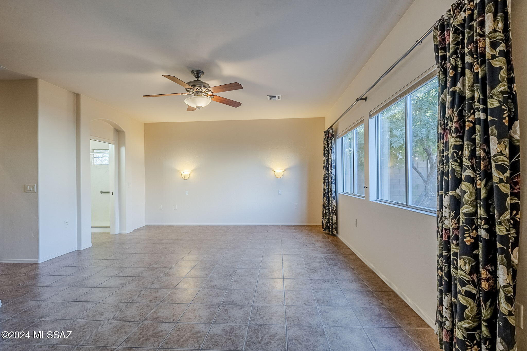 83 E Calle de la Semilla