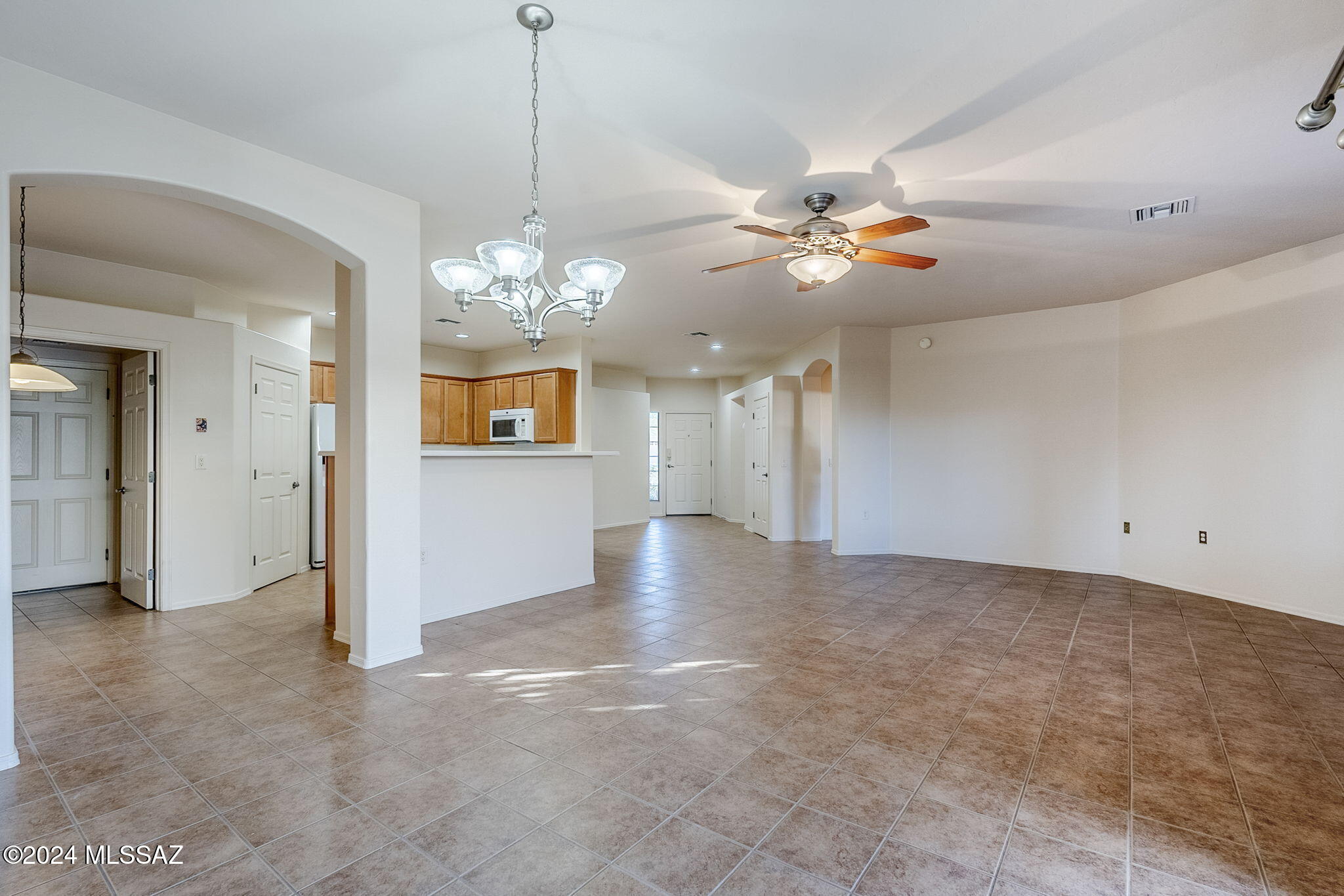 83 E Calle de la Semilla