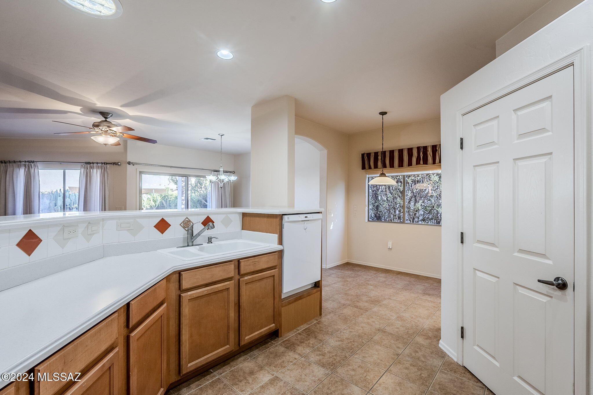 83 E Calle de la Semilla