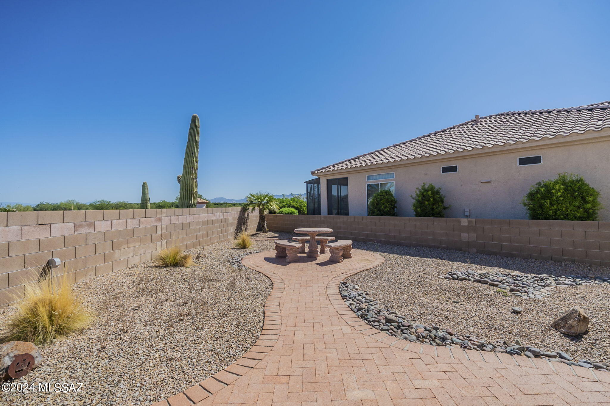 274 W Continental Vista Place