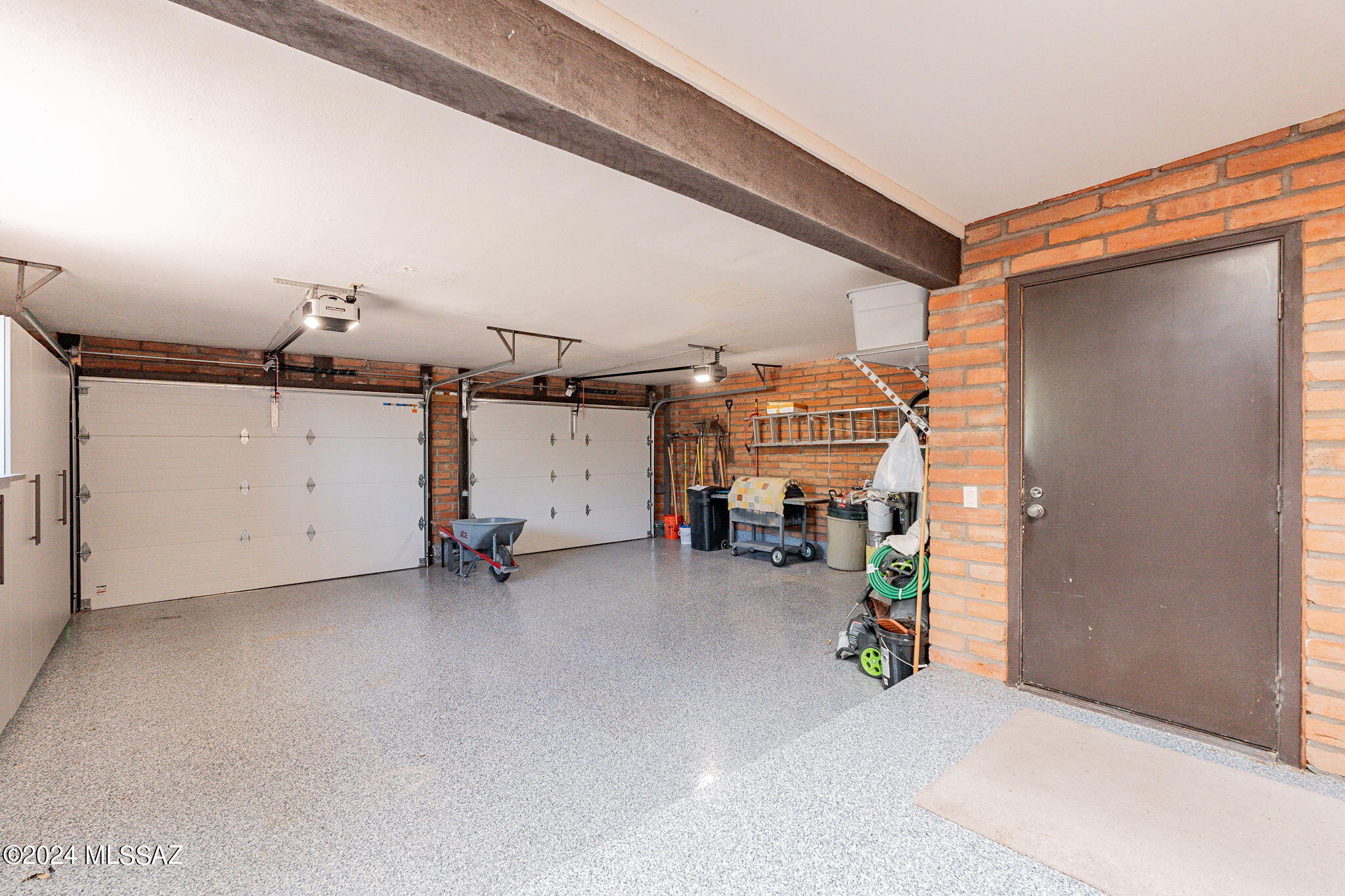 1818 S Camino Del Sol