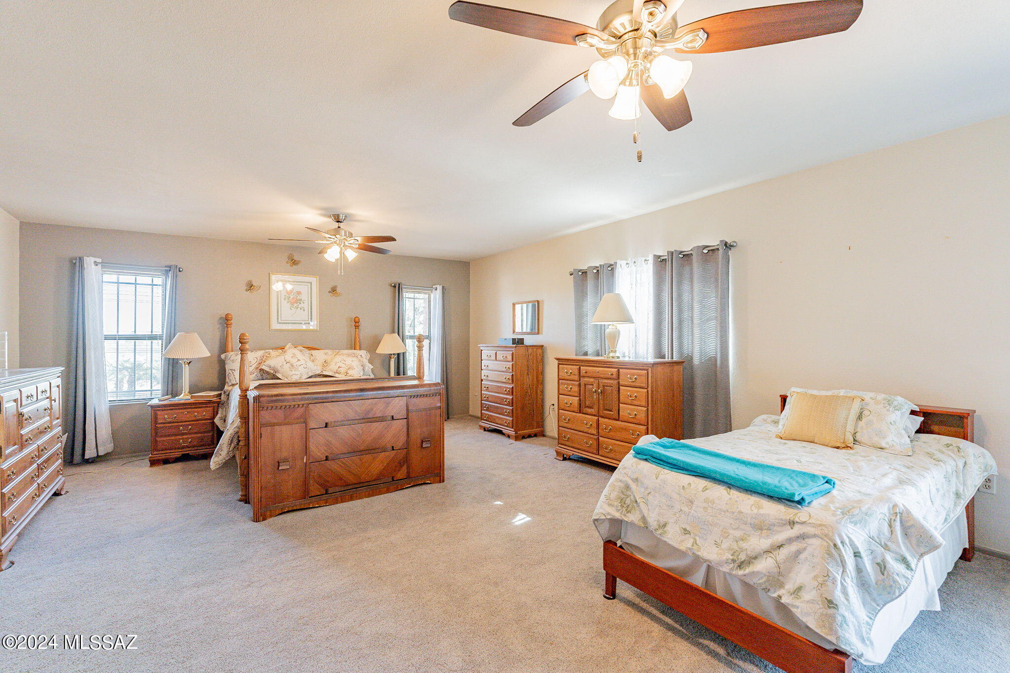 1818 S Camino Del Sol