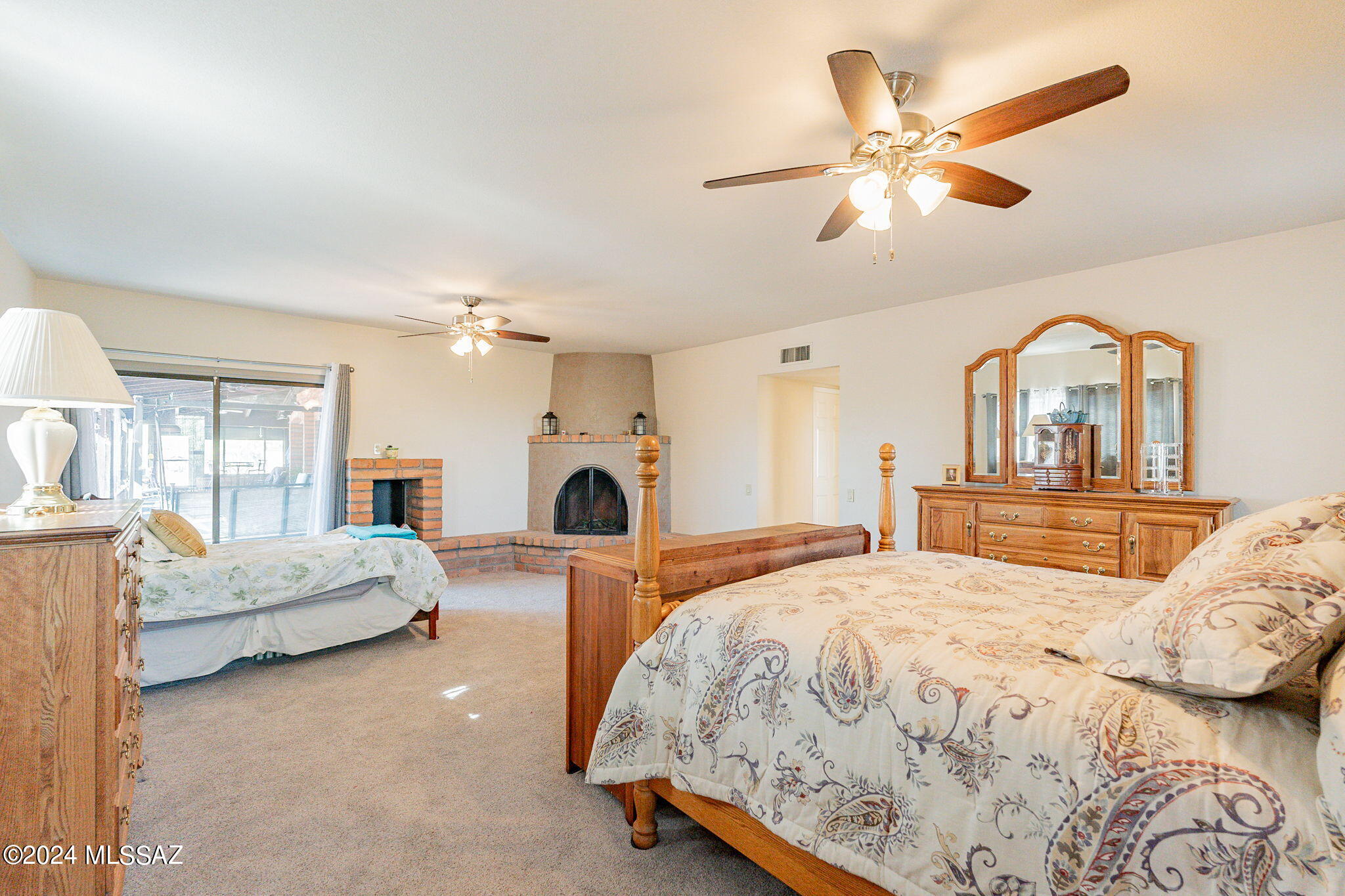 1818 S Camino Del Sol