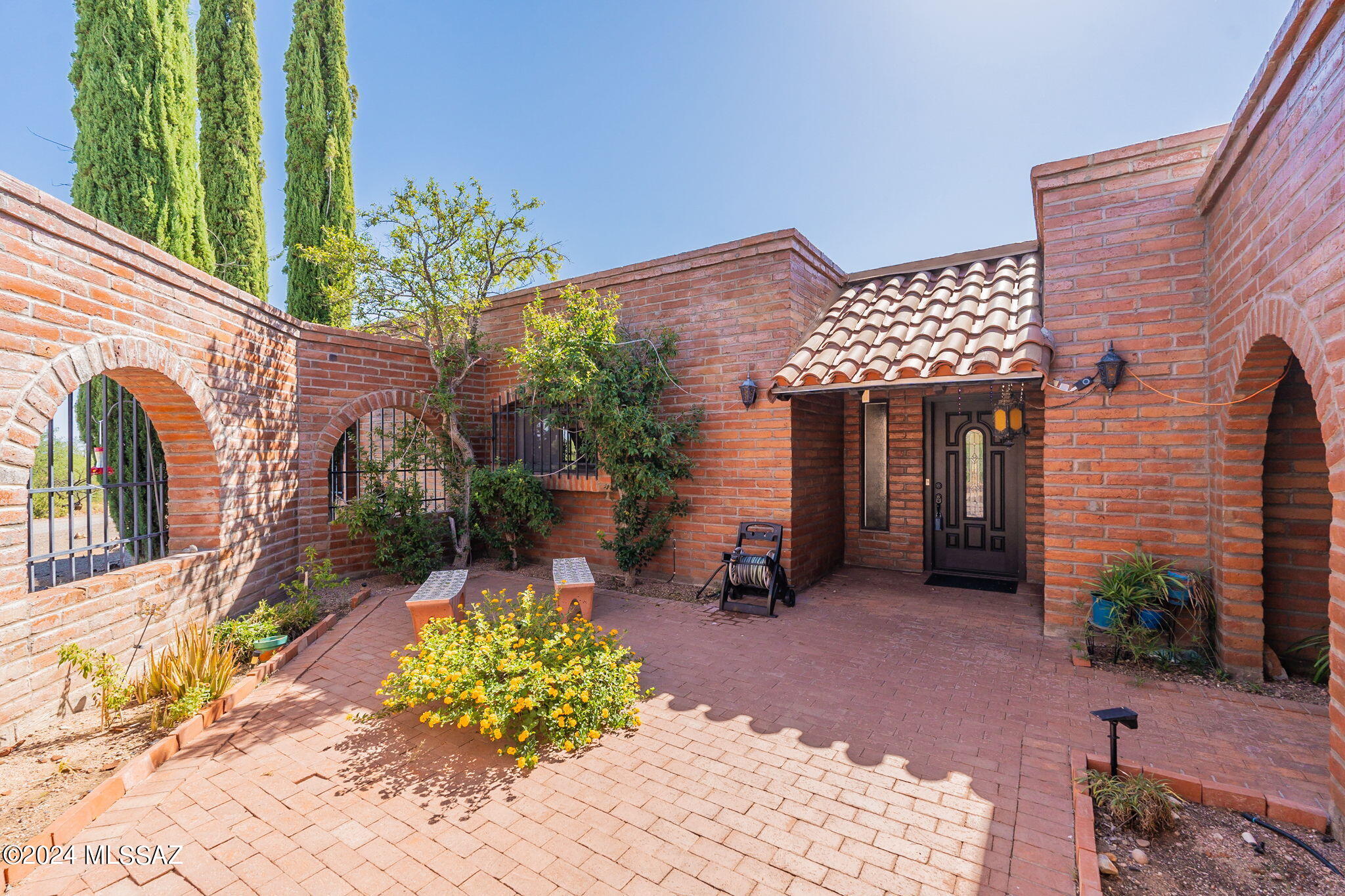 1818 S Camino Del Sol