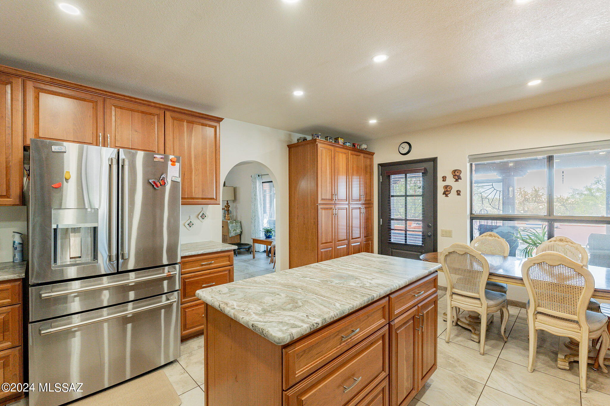 1818 S Camino Del Sol