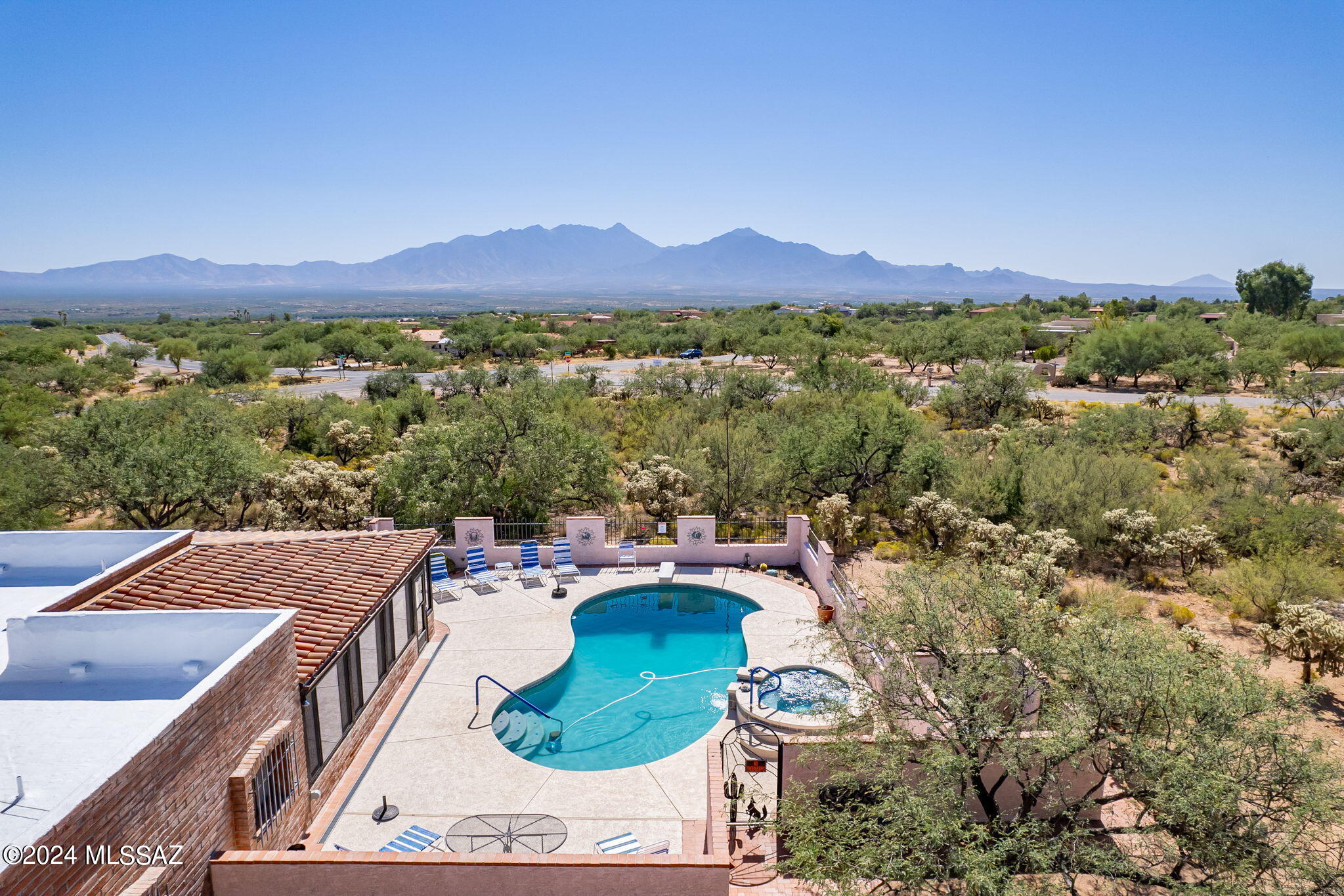 1818 S Camino Del Sol