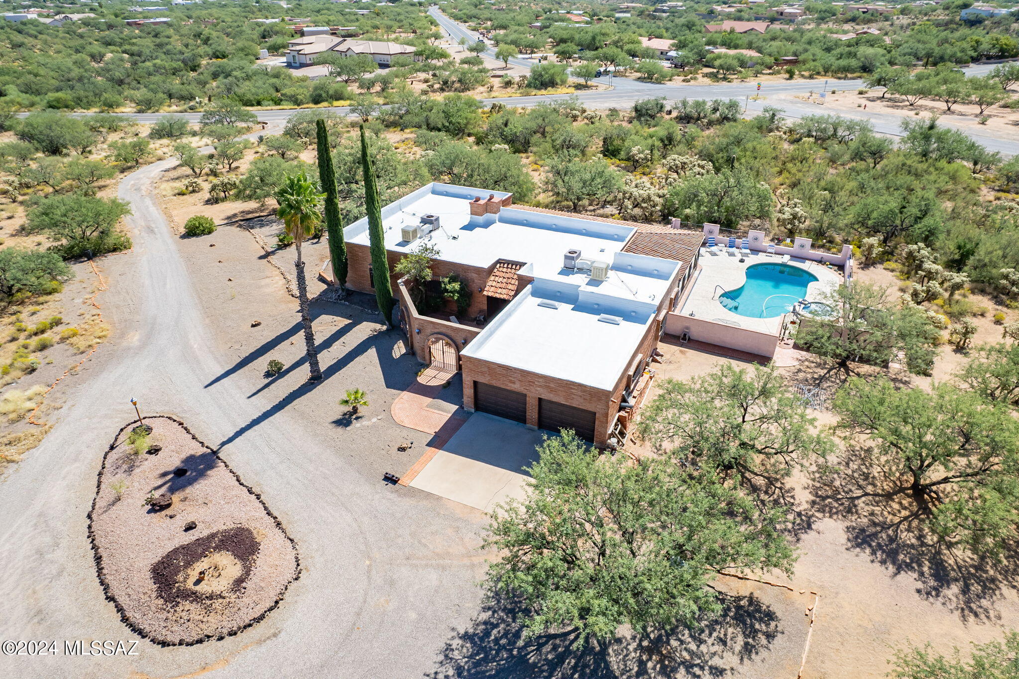 1818 S Camino Del Sol