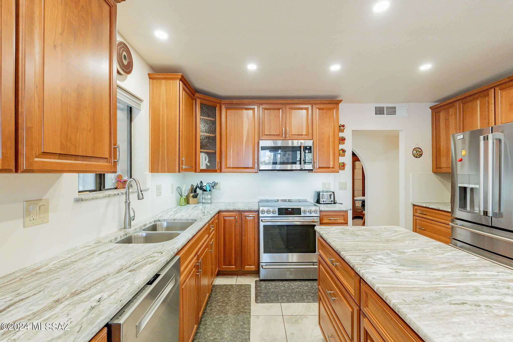 1818 S Camino Del Sol