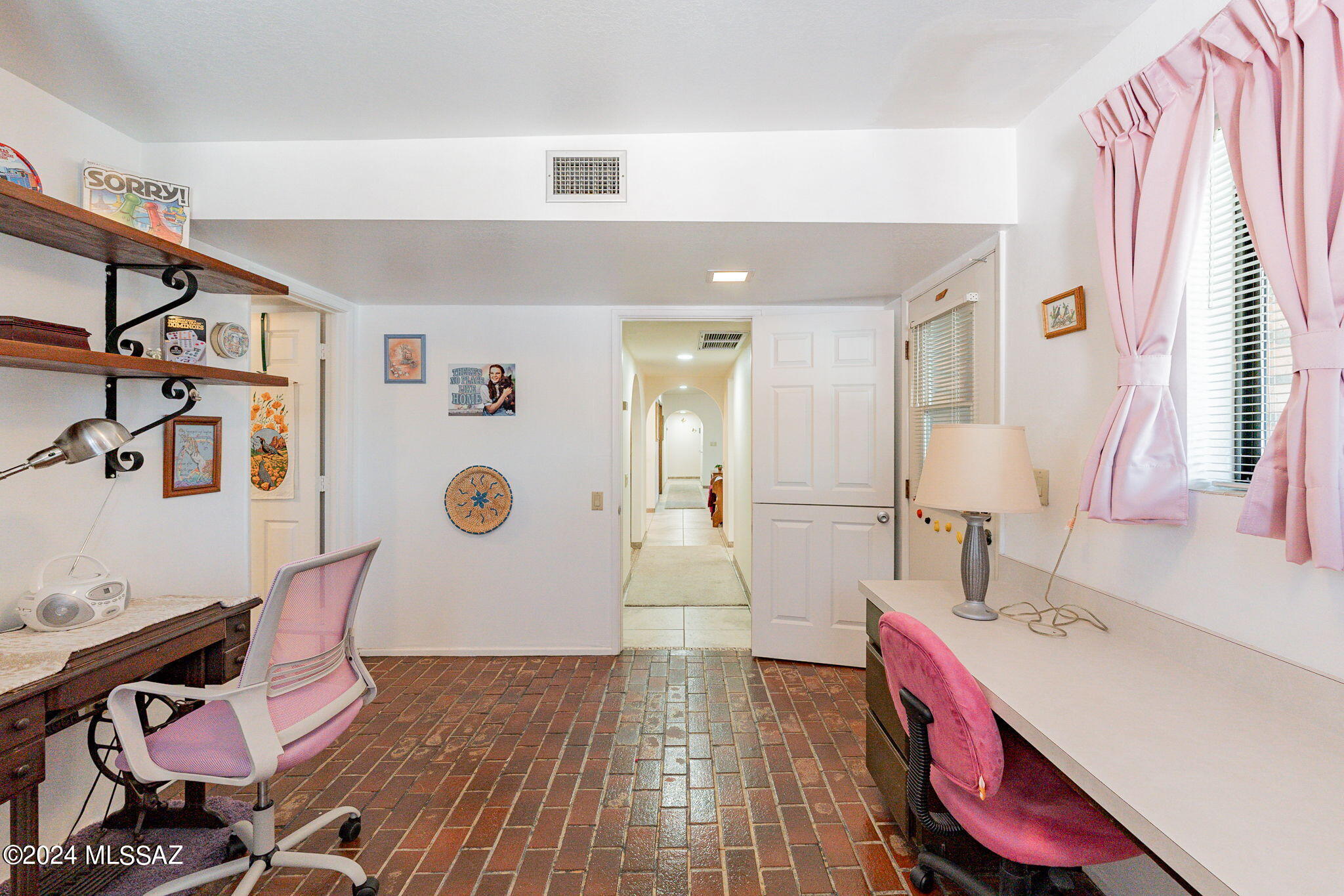 1818 S Camino Del Sol