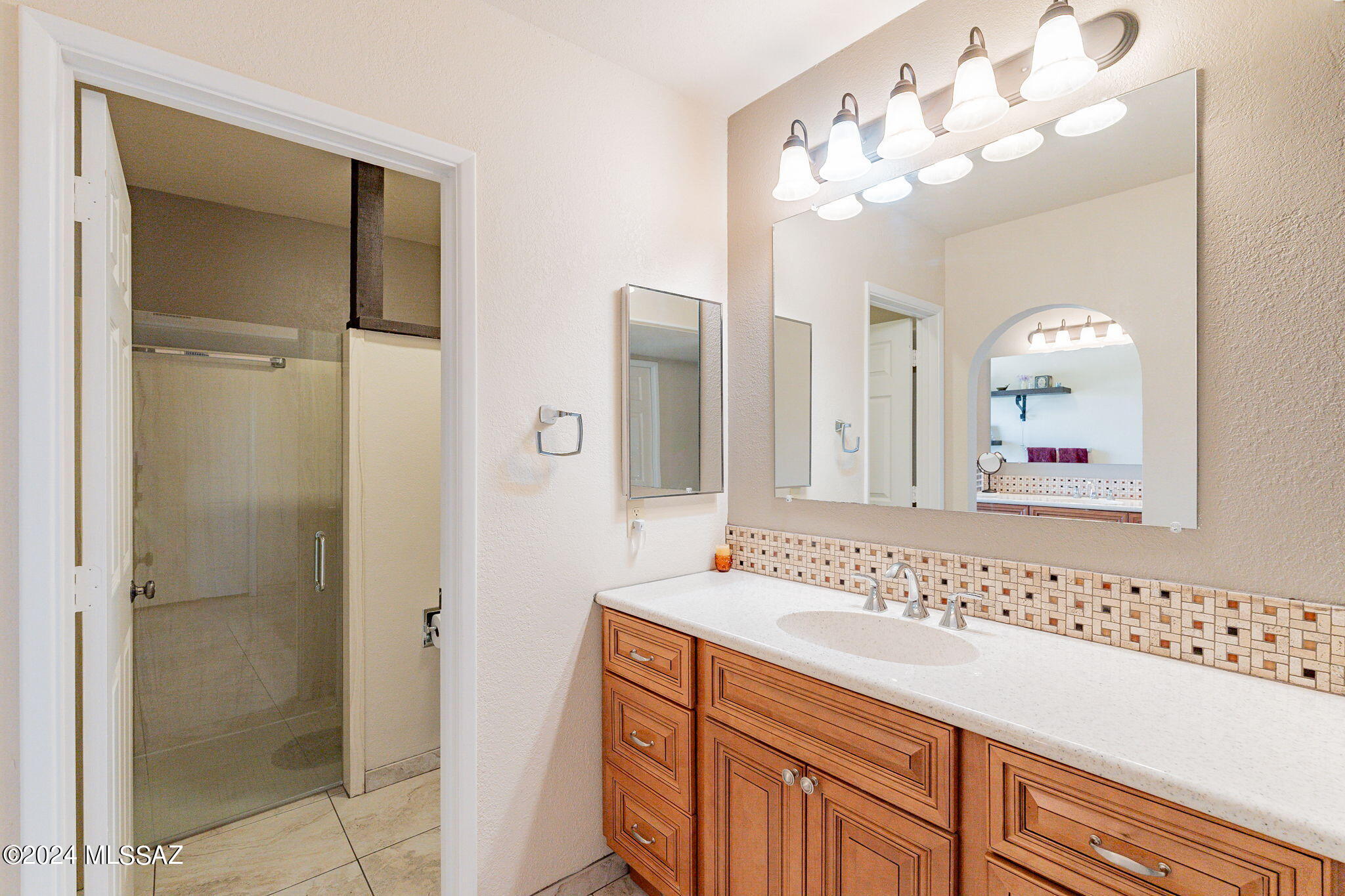 1818 S Camino Del Sol