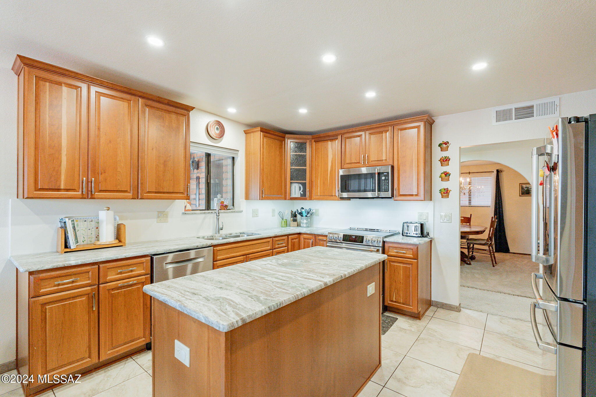 1818 S Camino Del Sol