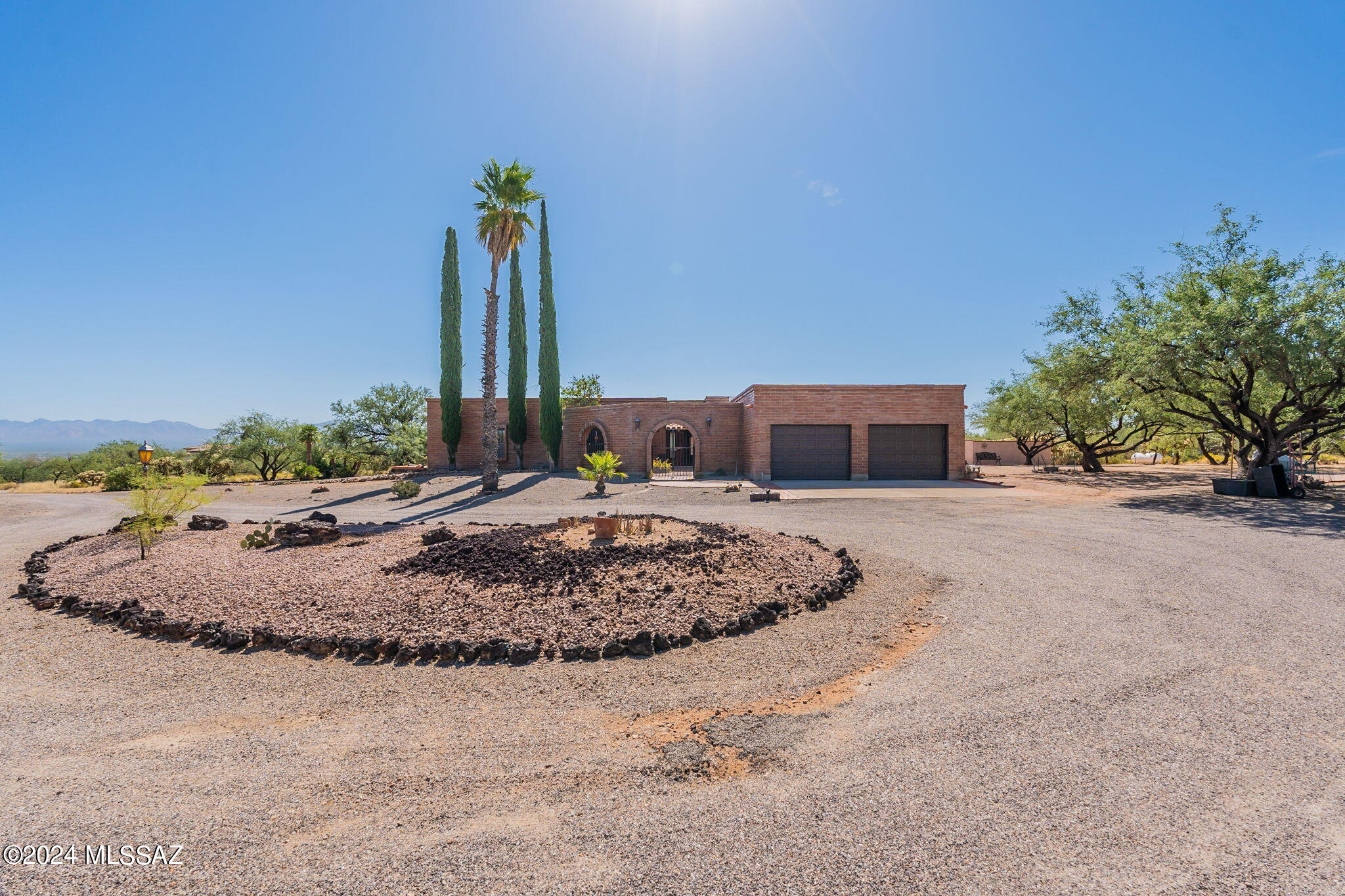 1818 S Camino Del Sol