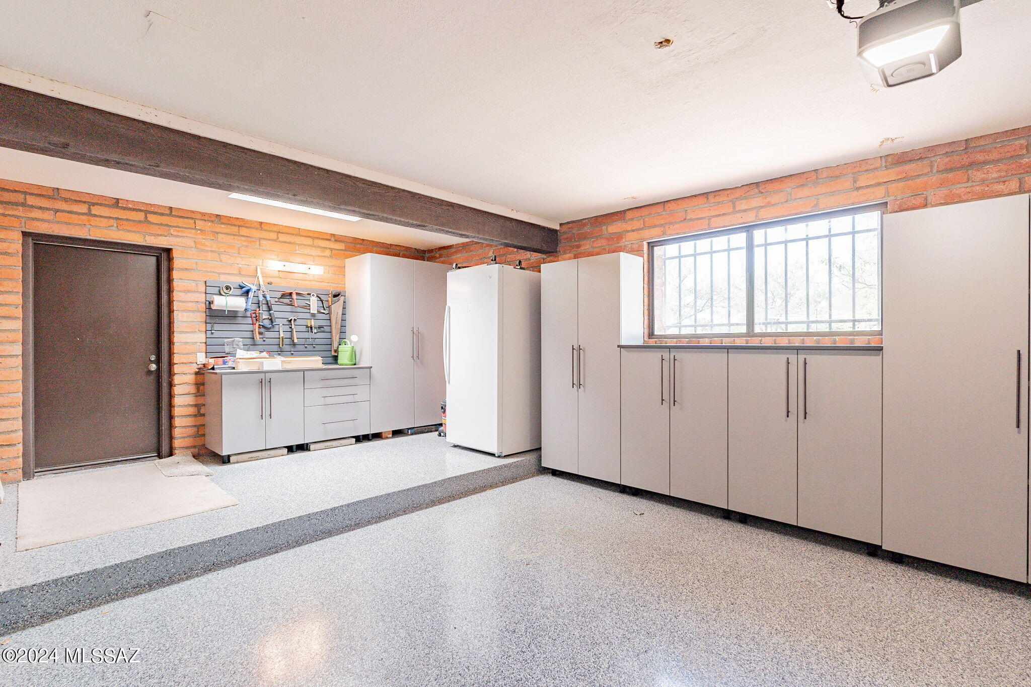 1818 S Camino Del Sol