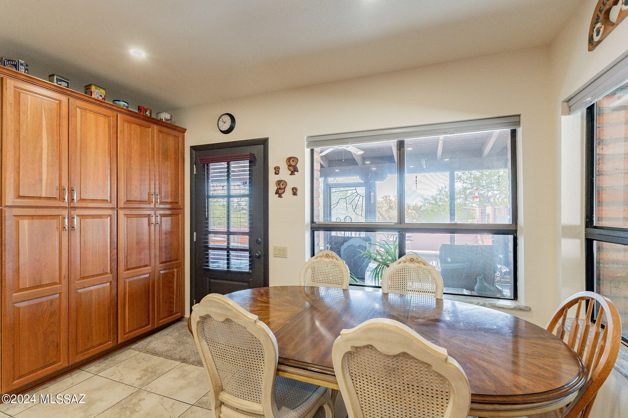 1818 S Camino Del Sol