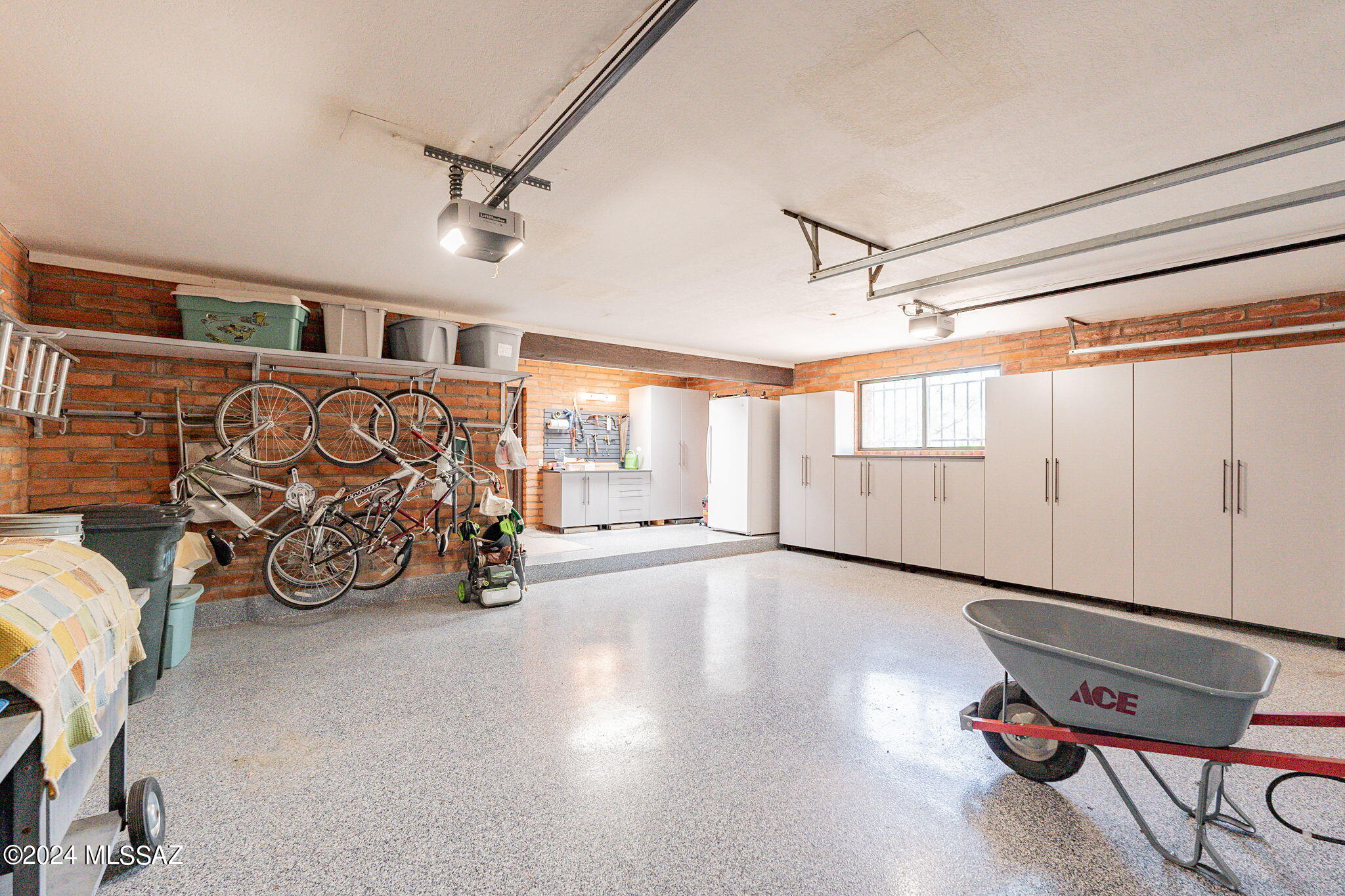 1818 S Camino Del Sol