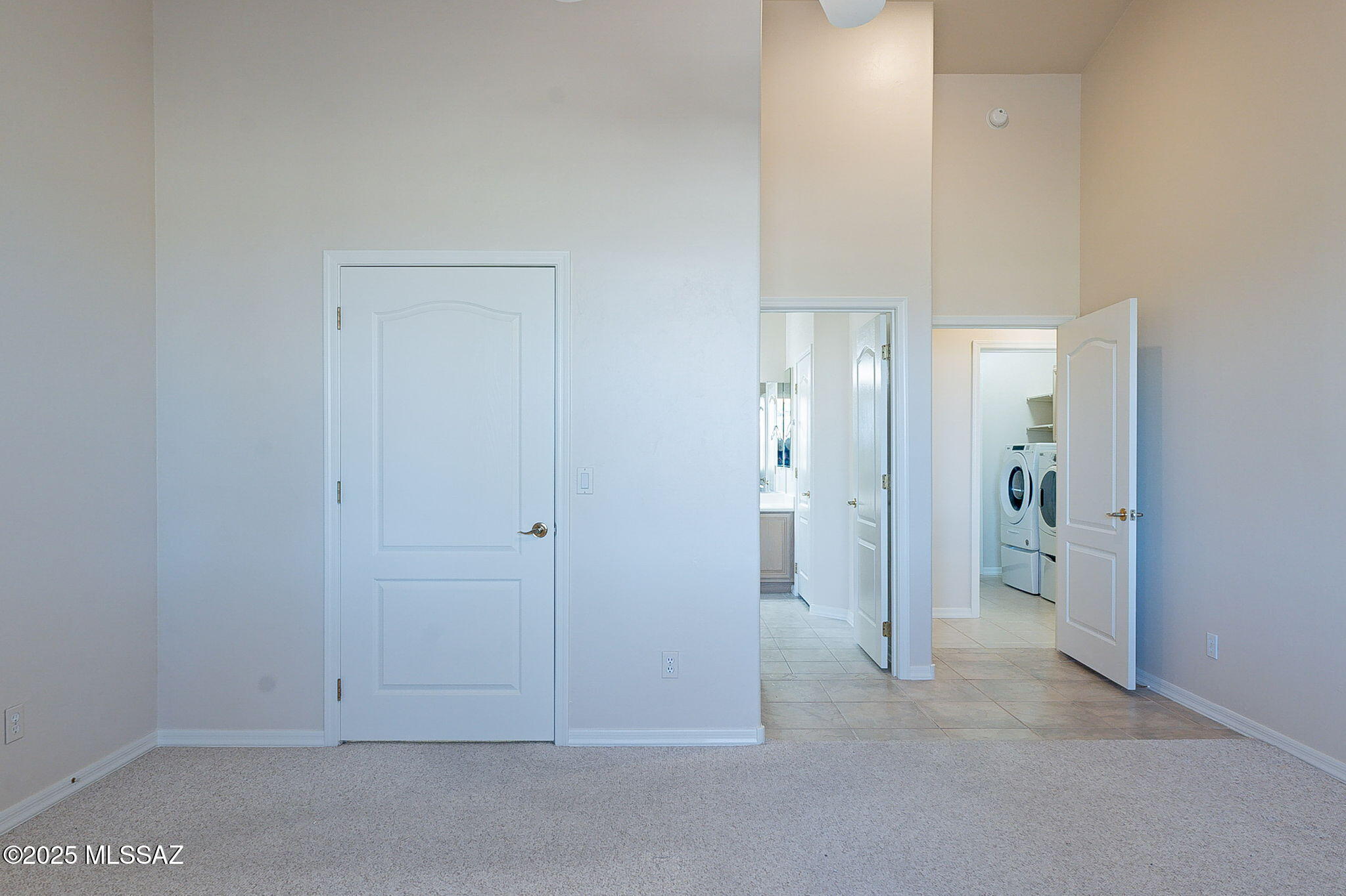 1911 E Canyon Wren Way