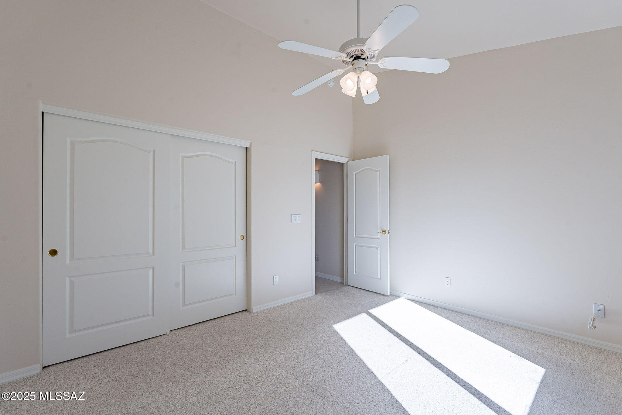 1911 E Canyon Wren Way