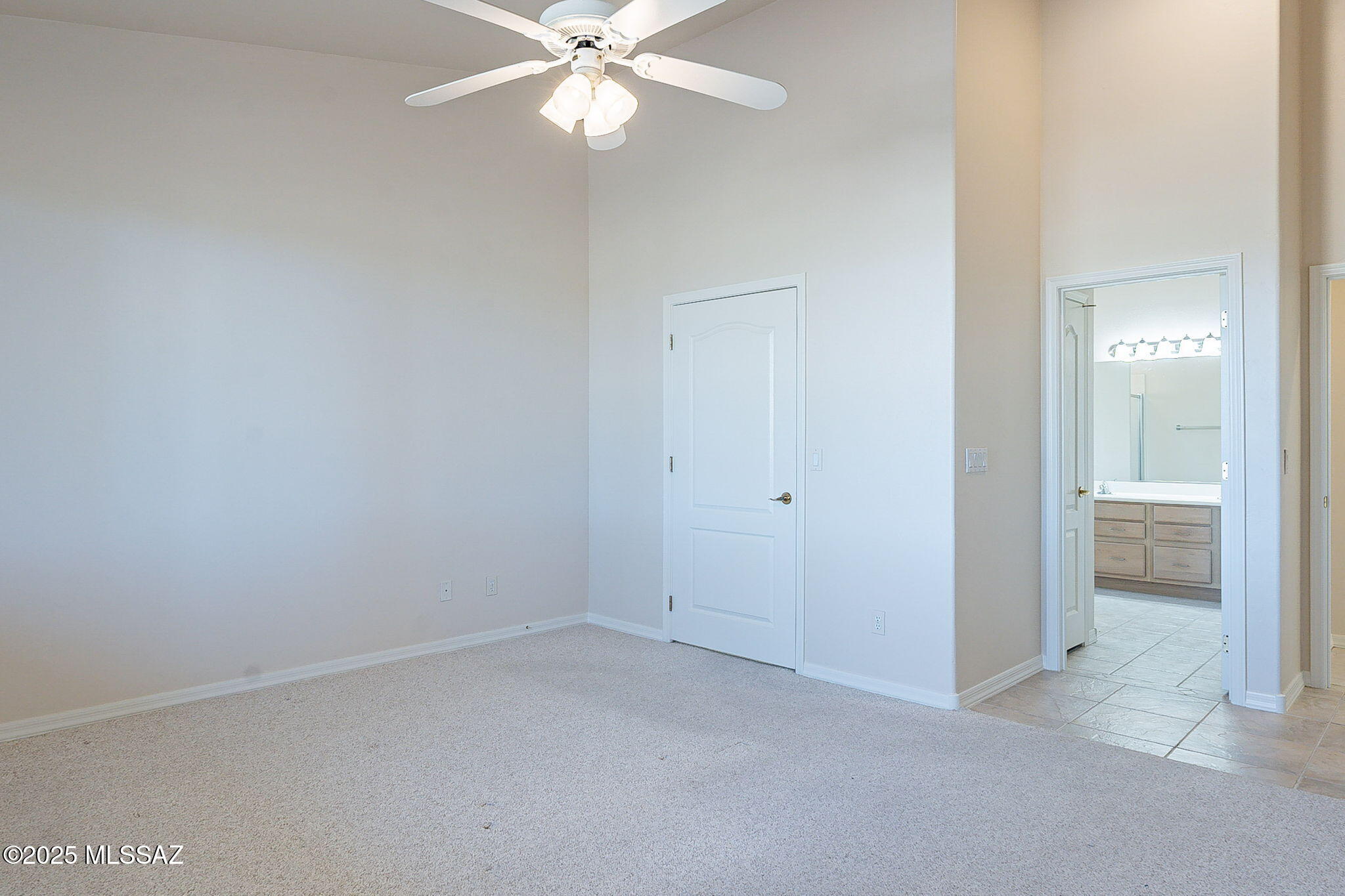 1911 E Canyon Wren Way