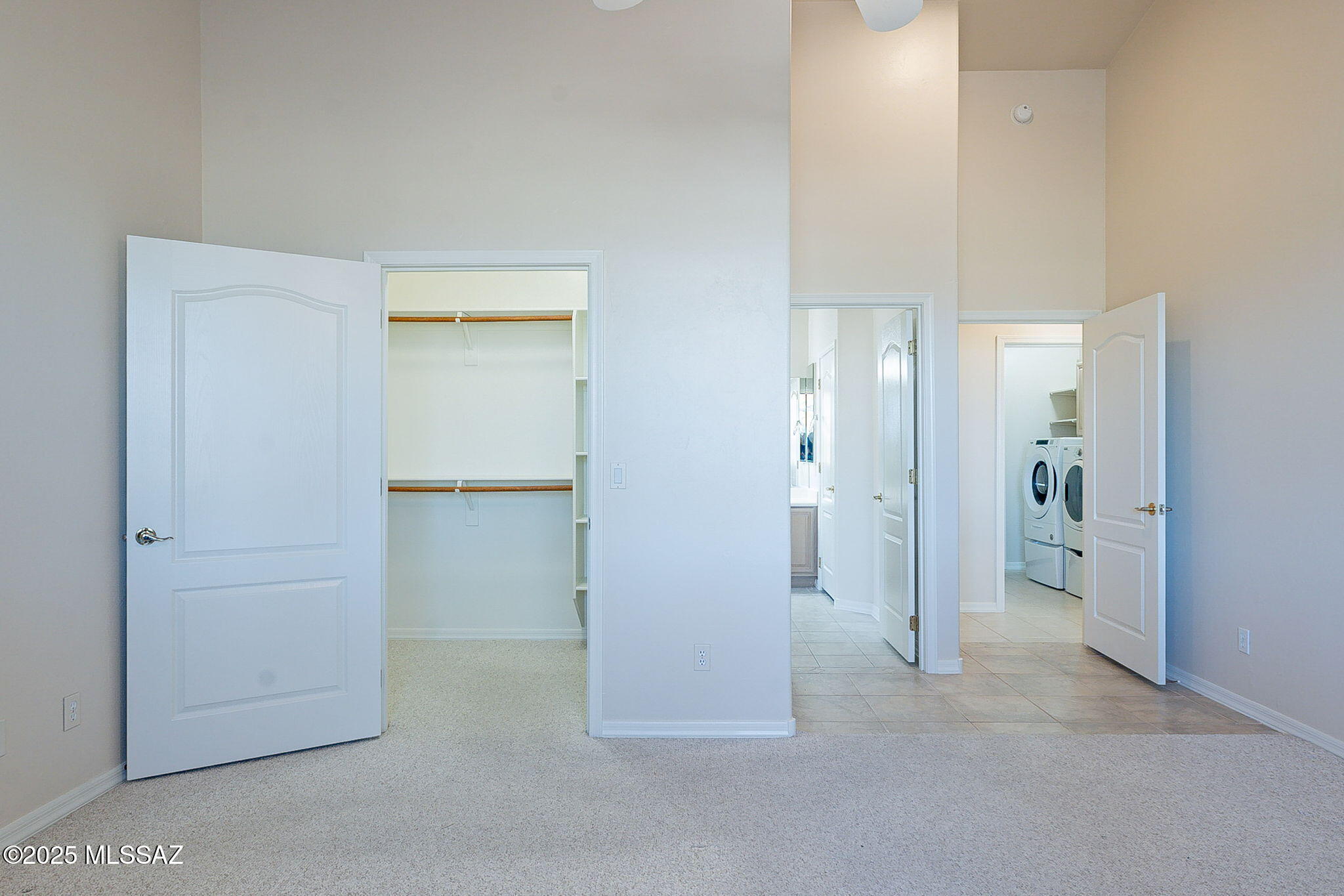 1911 E Canyon Wren Way