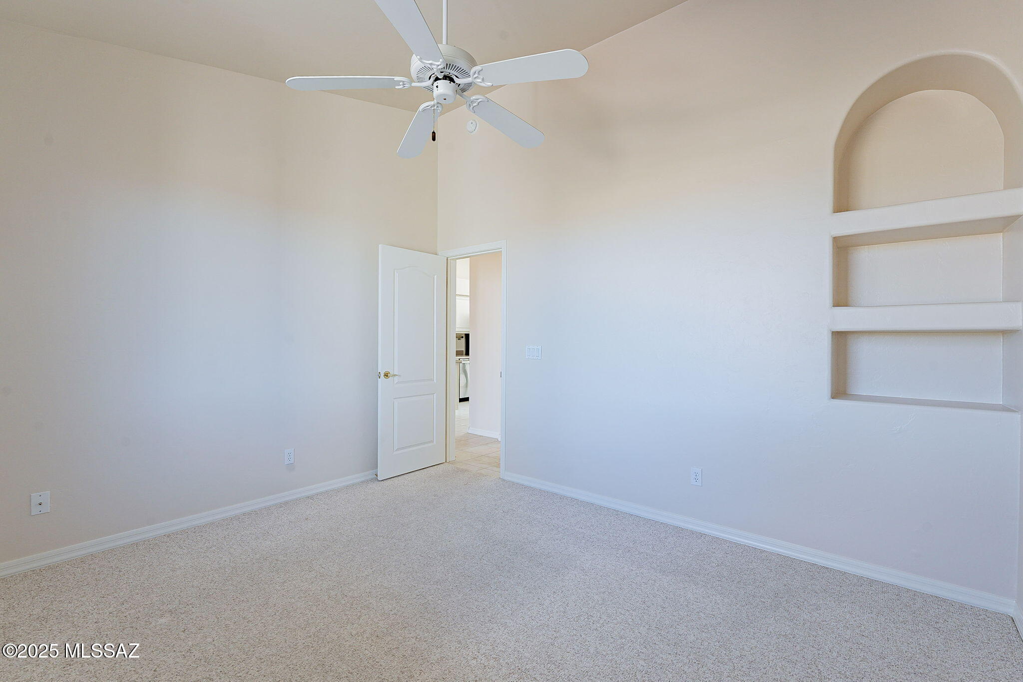 1911 E Canyon Wren Way