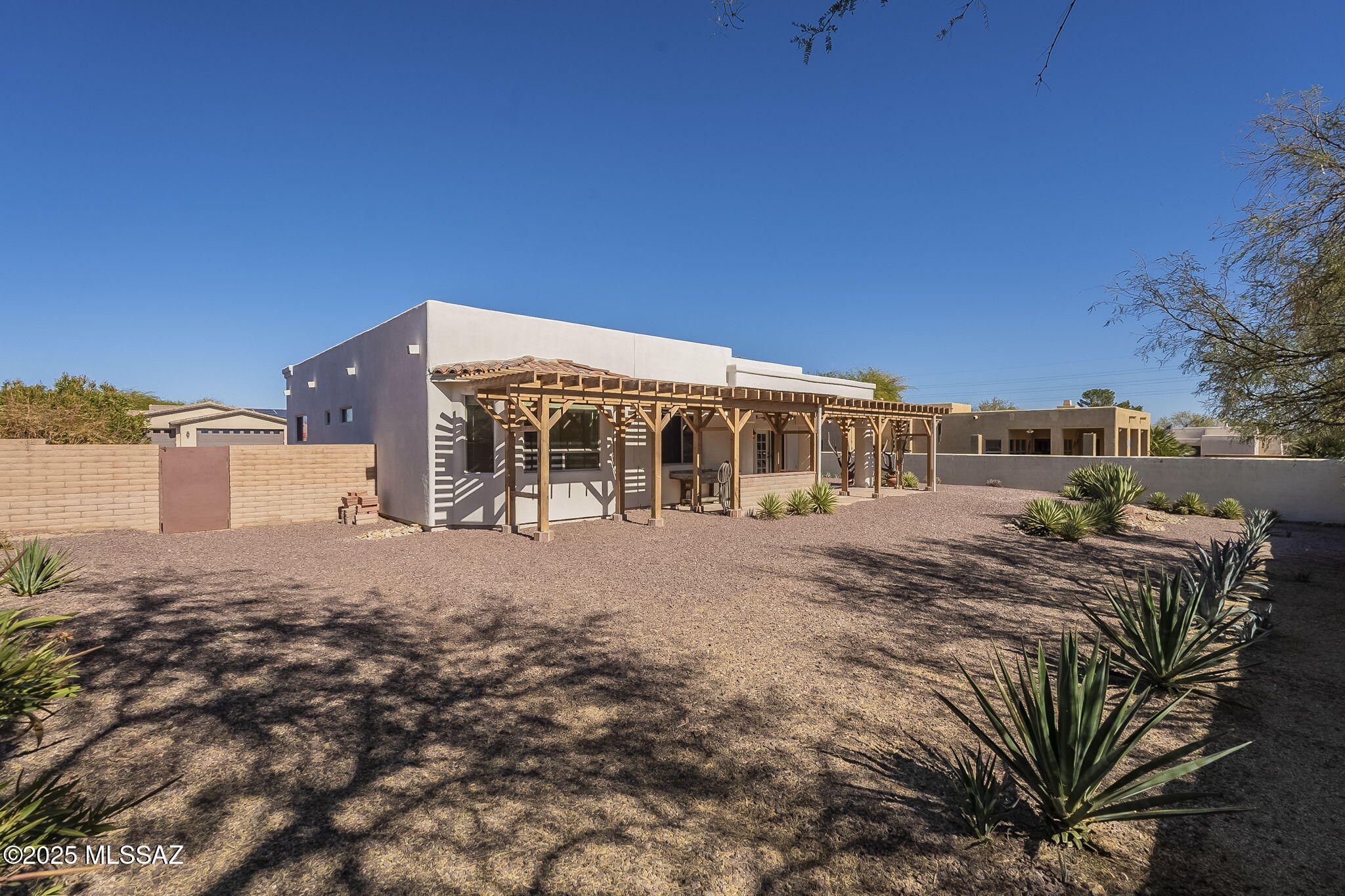 1449 W Calle Del Mito