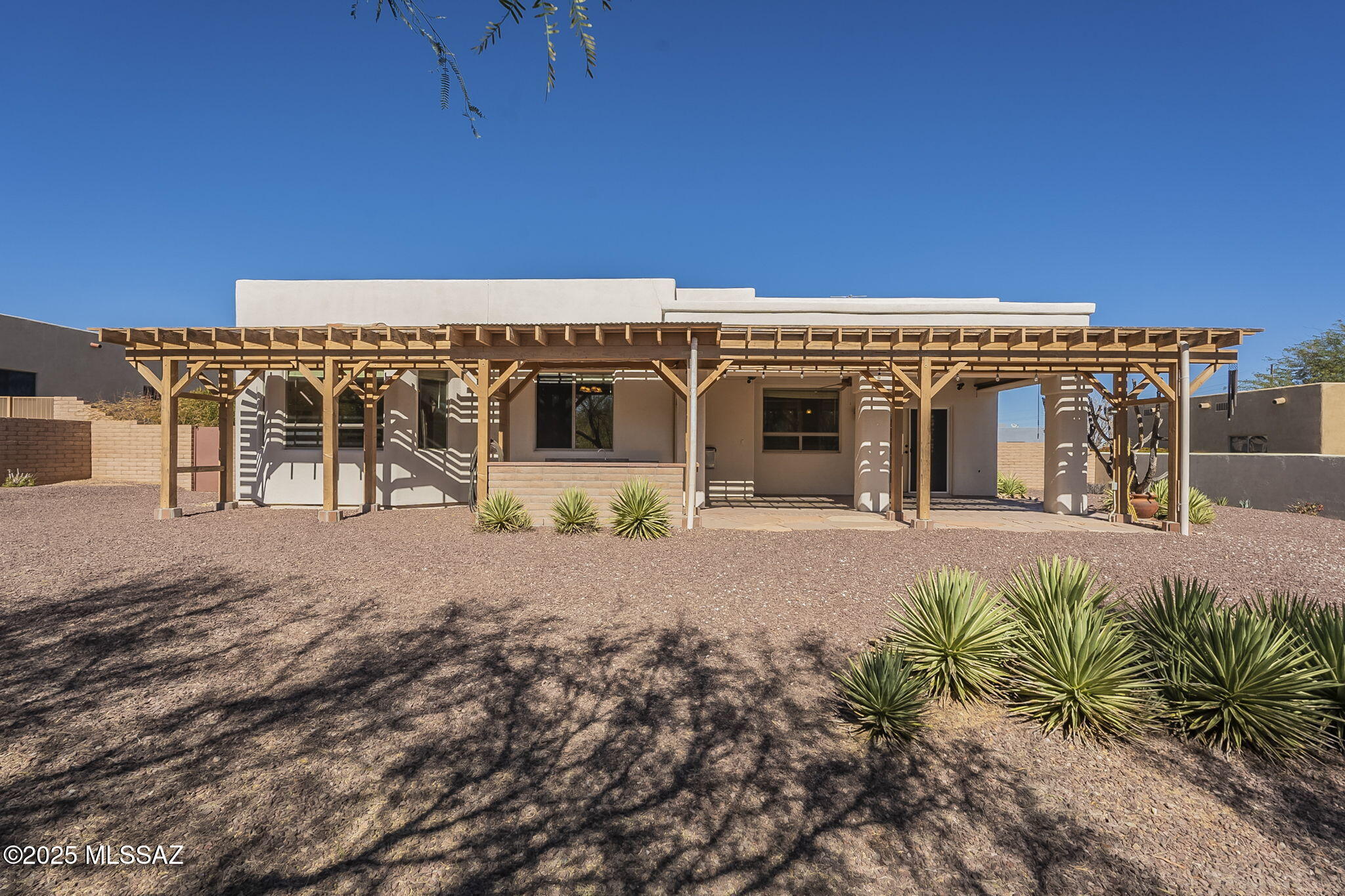 1449 W Calle Del Mito