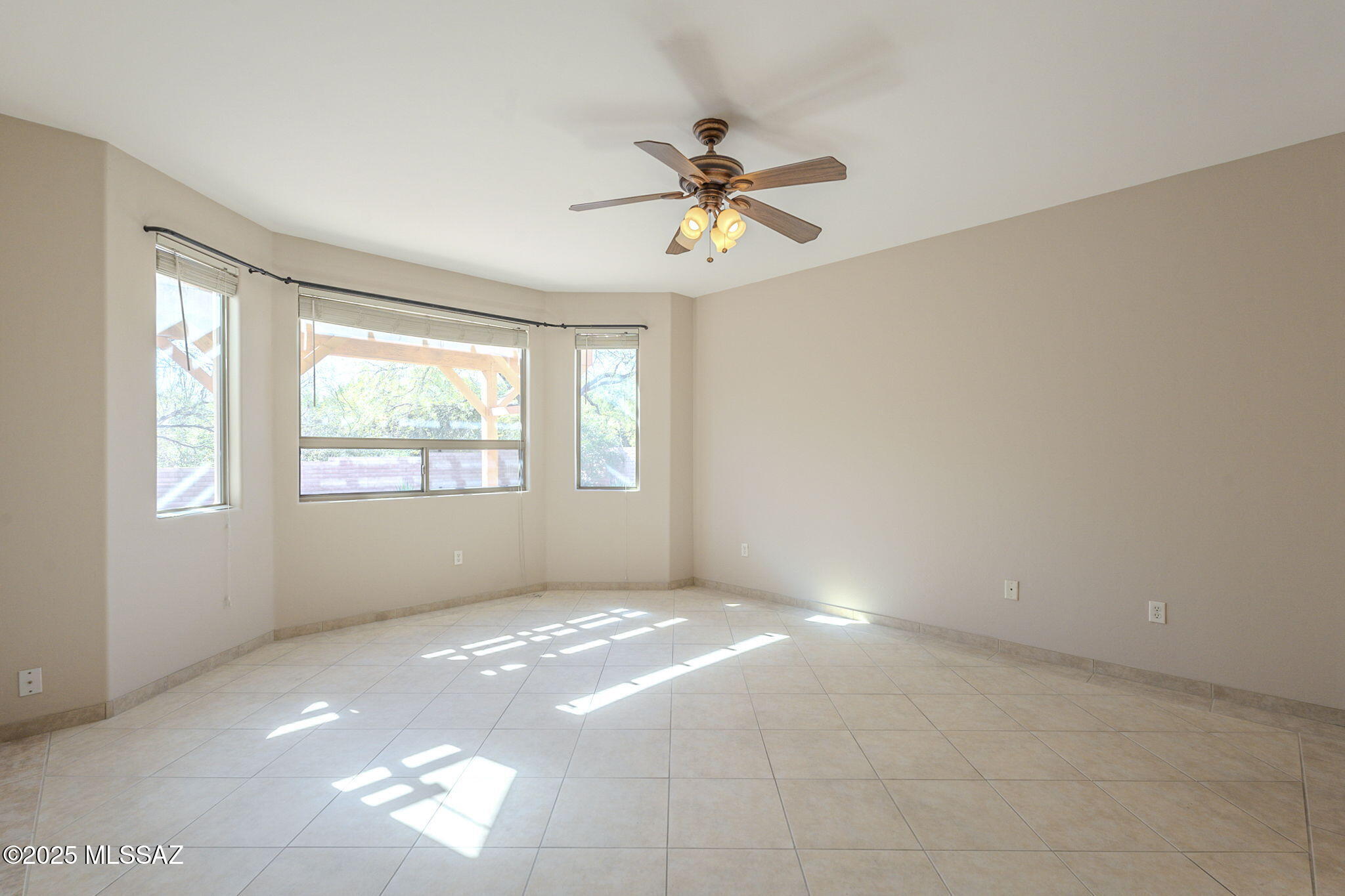 1449 W Calle Del Mito