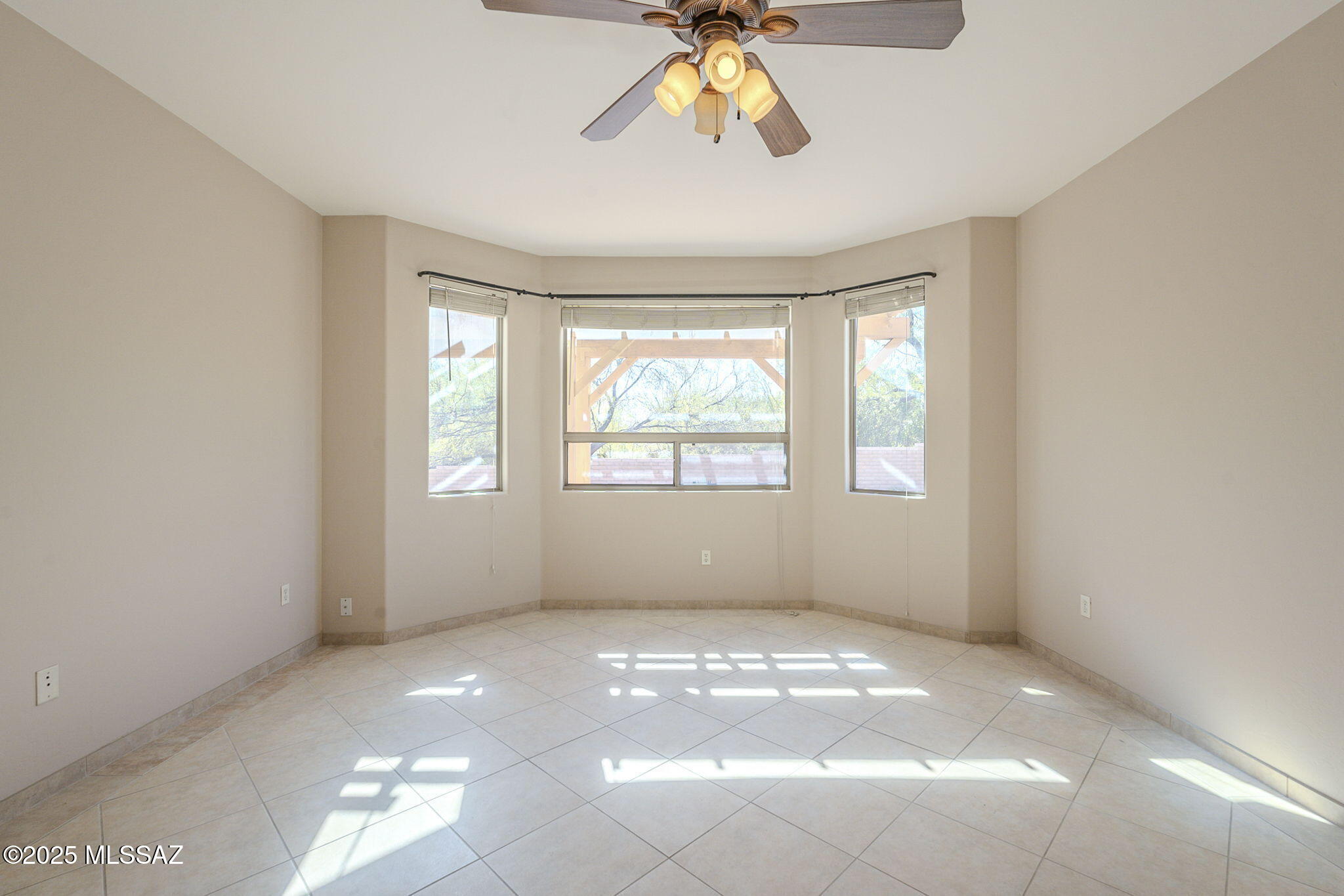 1449 W Calle Del Mito