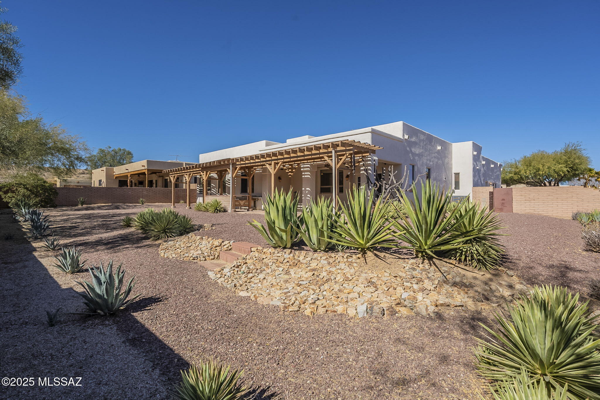 1449 W Calle Del Mito